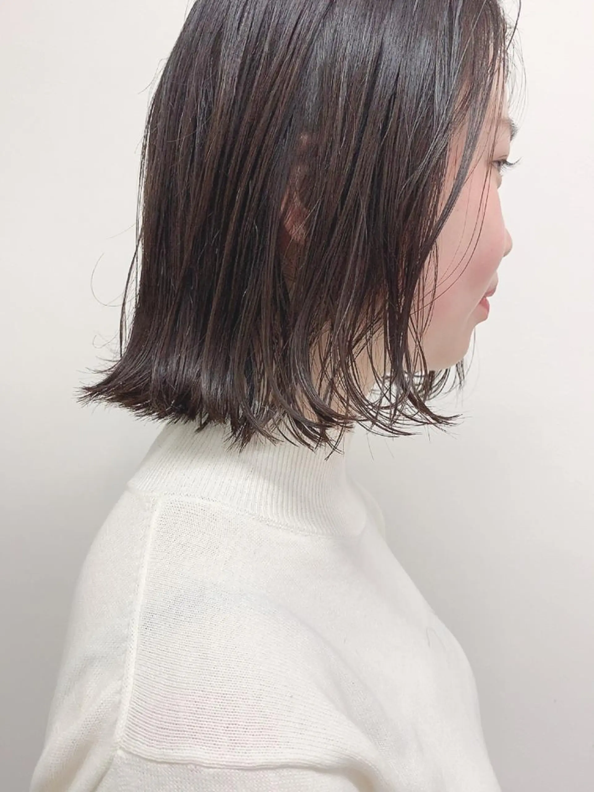 ショート カラー 肌に馴染む暗髪 梅田・増田のヘアスタイル