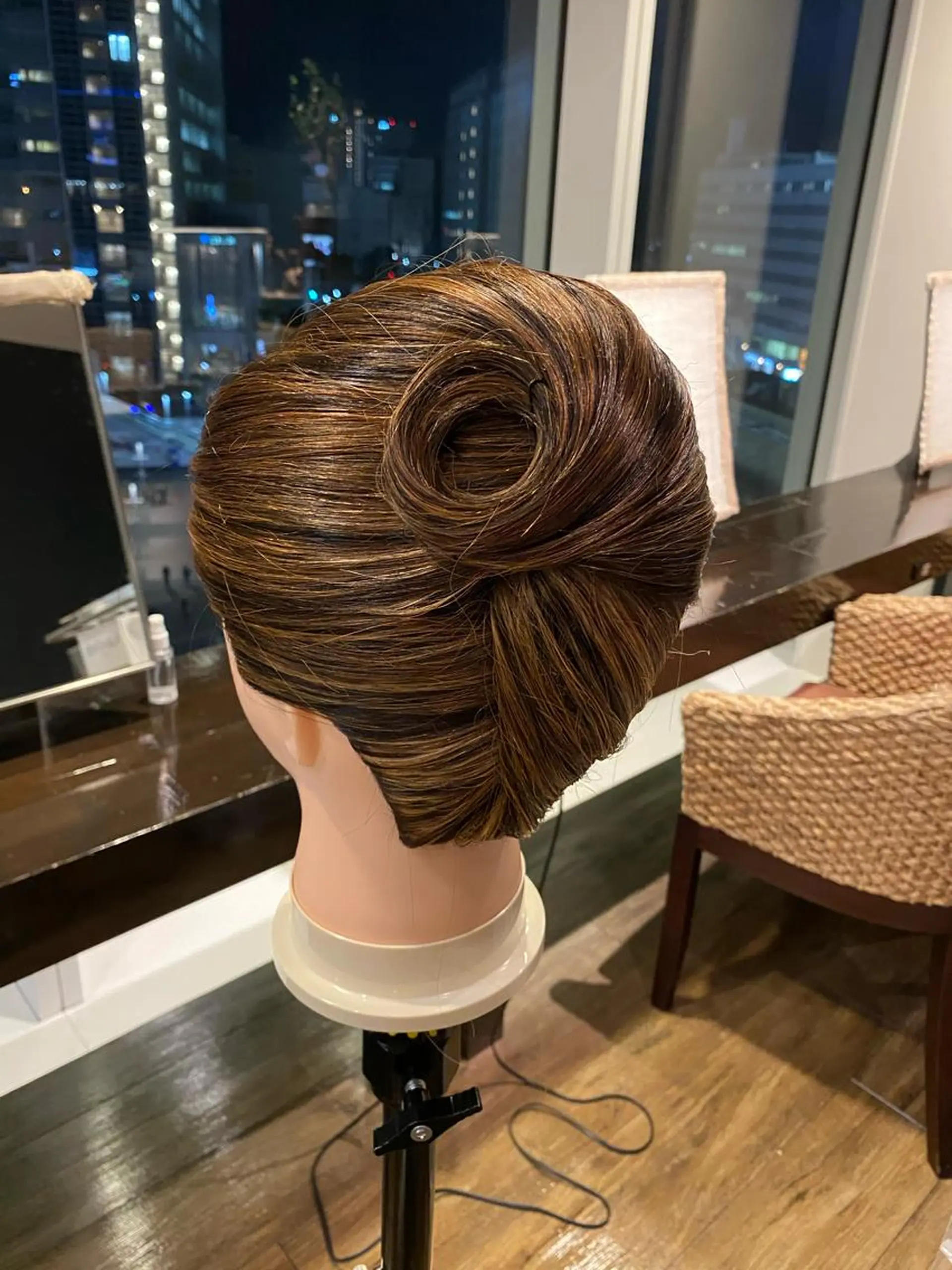 ヘアアレンジ 夜会巻き 小宮 真理奈のヘアスタイル