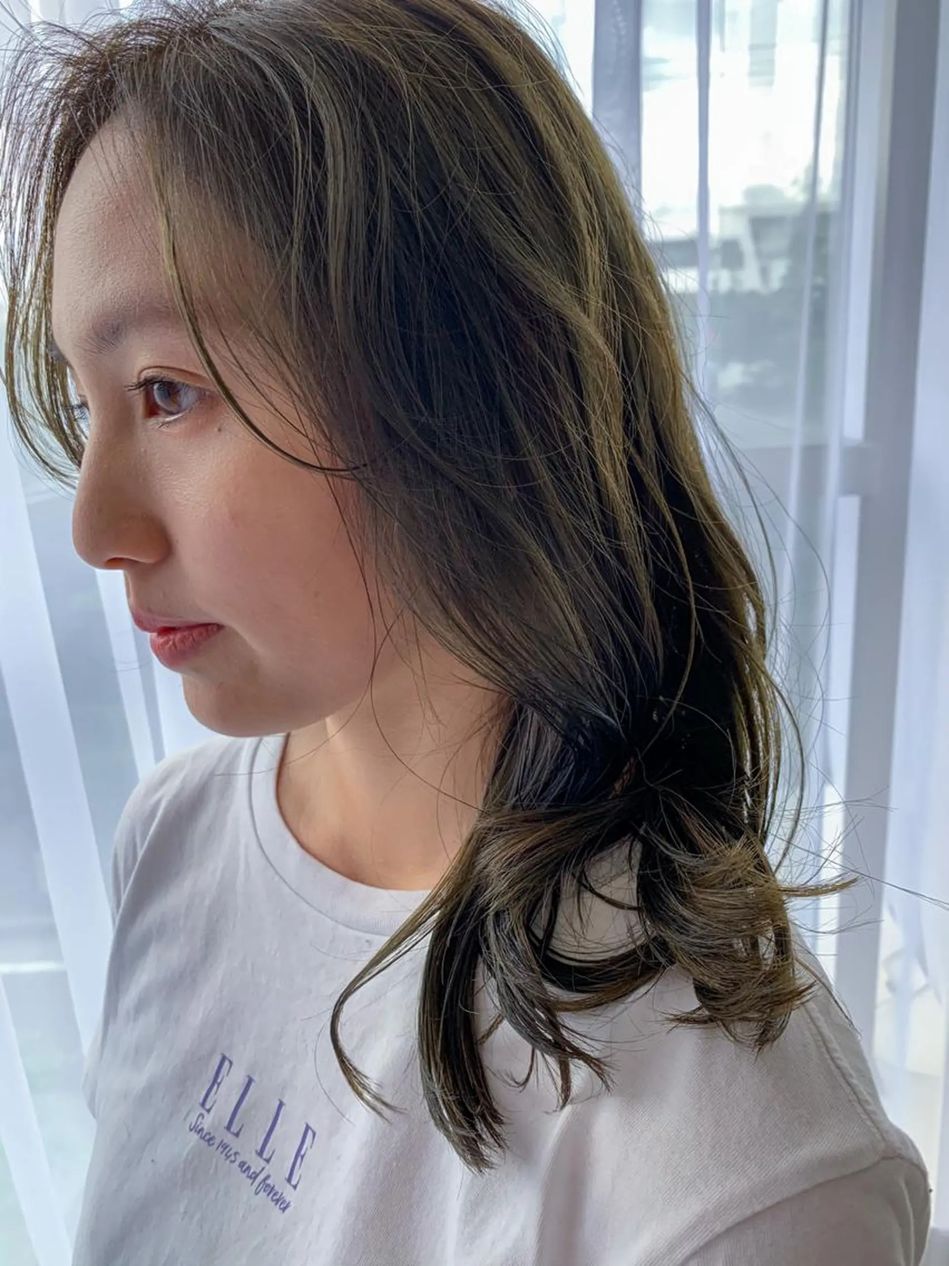 セミロング カラー セミロングパーマ アッシュ ブリーチ ケアブリーチ 透明感カラー モリシュンスケ /レイヤー/髪質改善のヘアスタイル