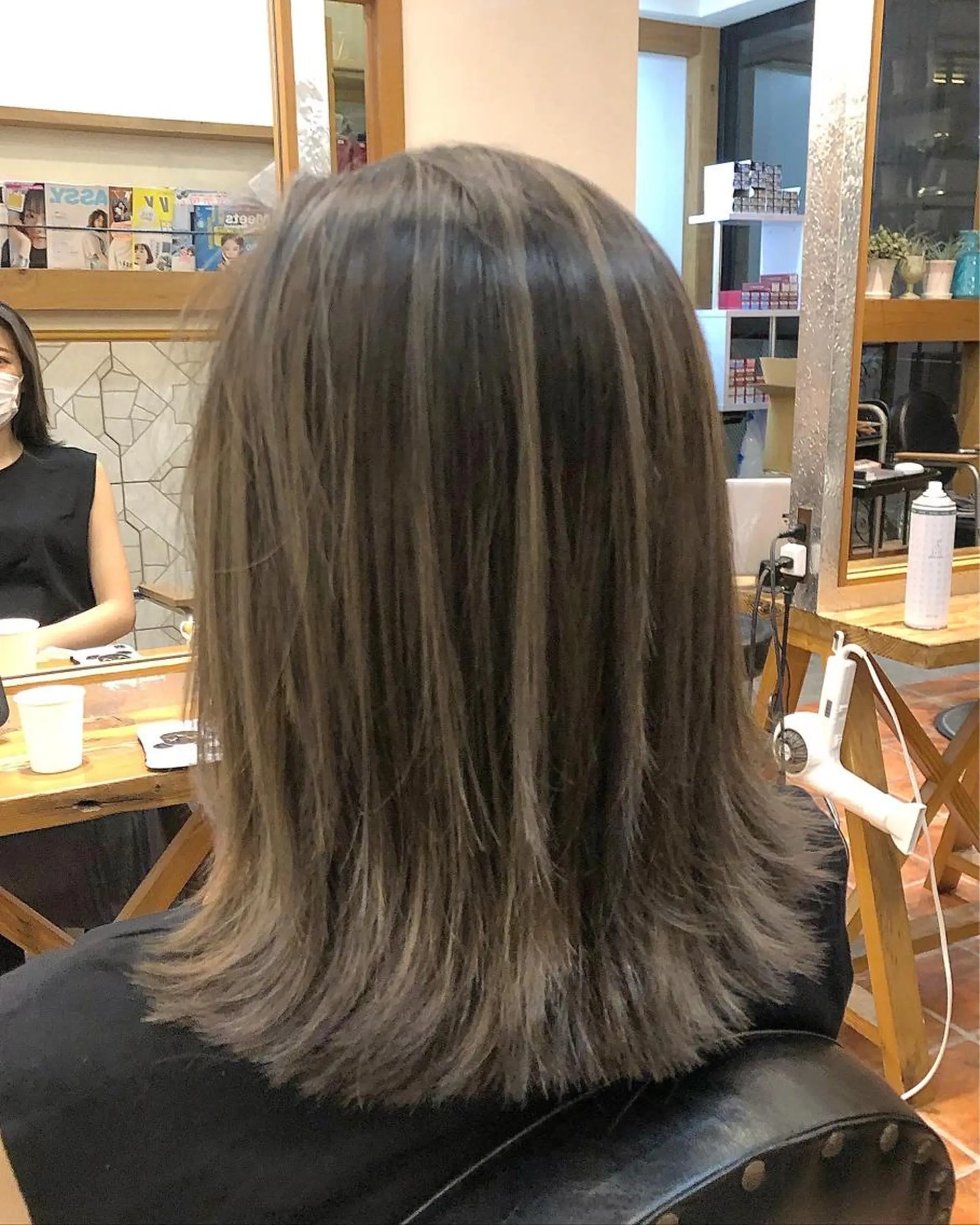 ショート カラー バレイヤージュ レイヤーカット ハイトーン×髪質改善 KENTAのヘアスタイル