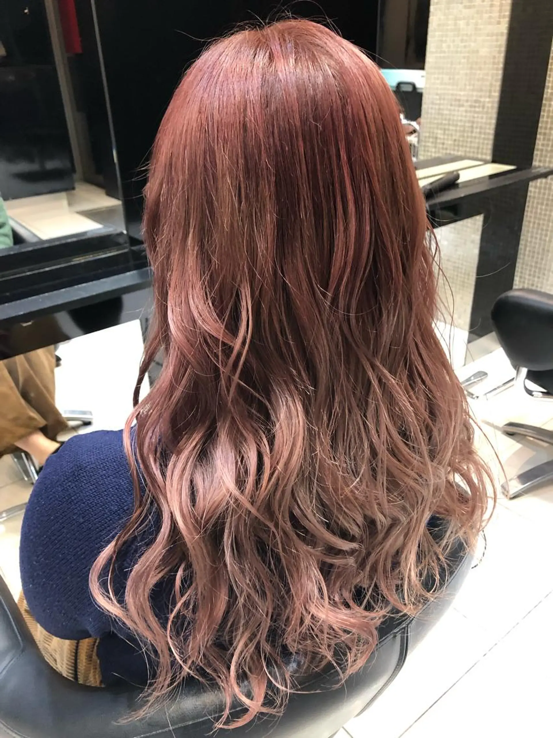 ロング カラー グラデーションカラー ピンクカラー 女性リピ90%🍨 🩷佐藤みずきのヘアスタイル