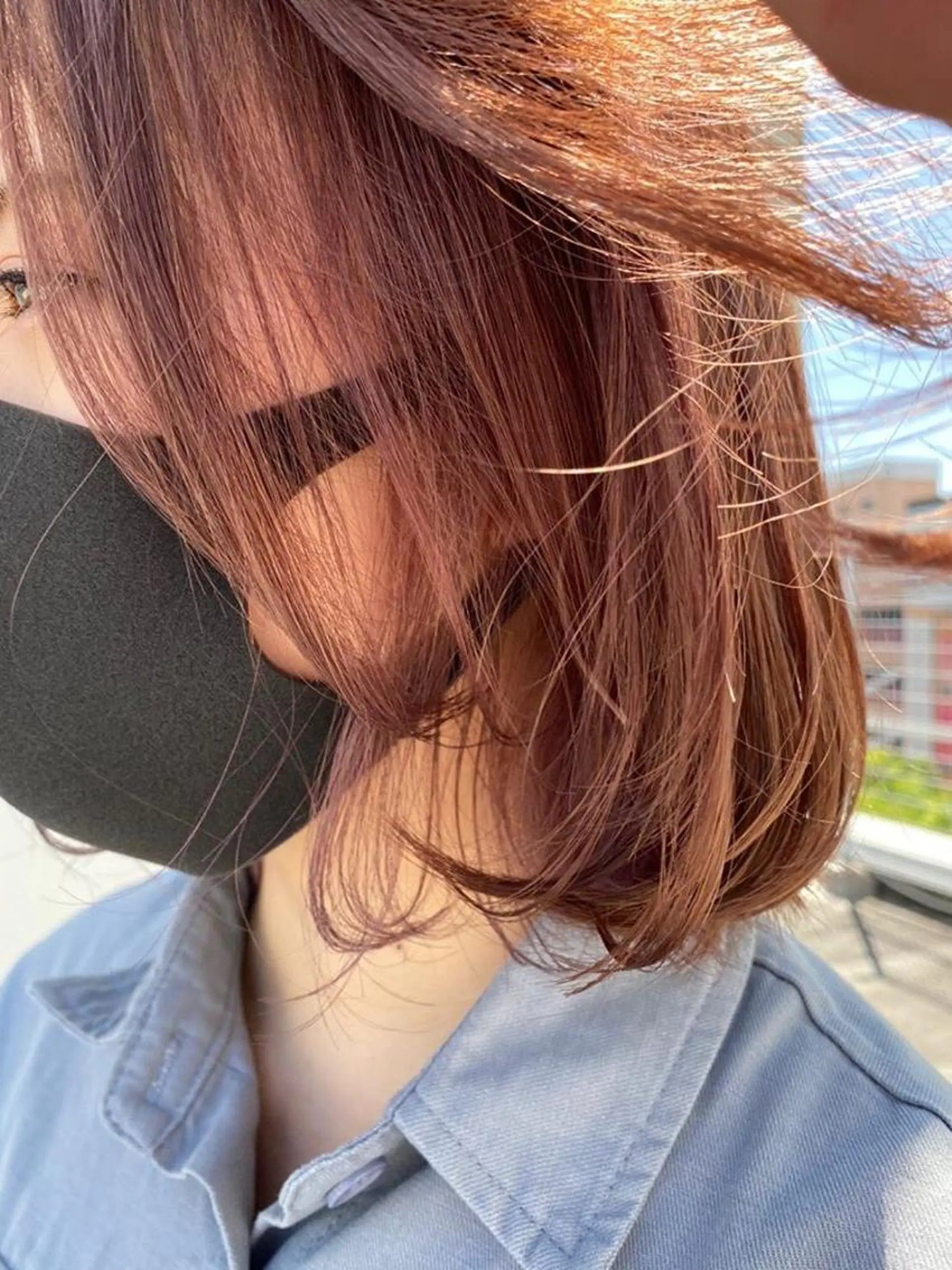 ミディアム カラー イヤリングカラー 韓国🇰🇷レイヤー カットオリーブカラーのヘアスタイル