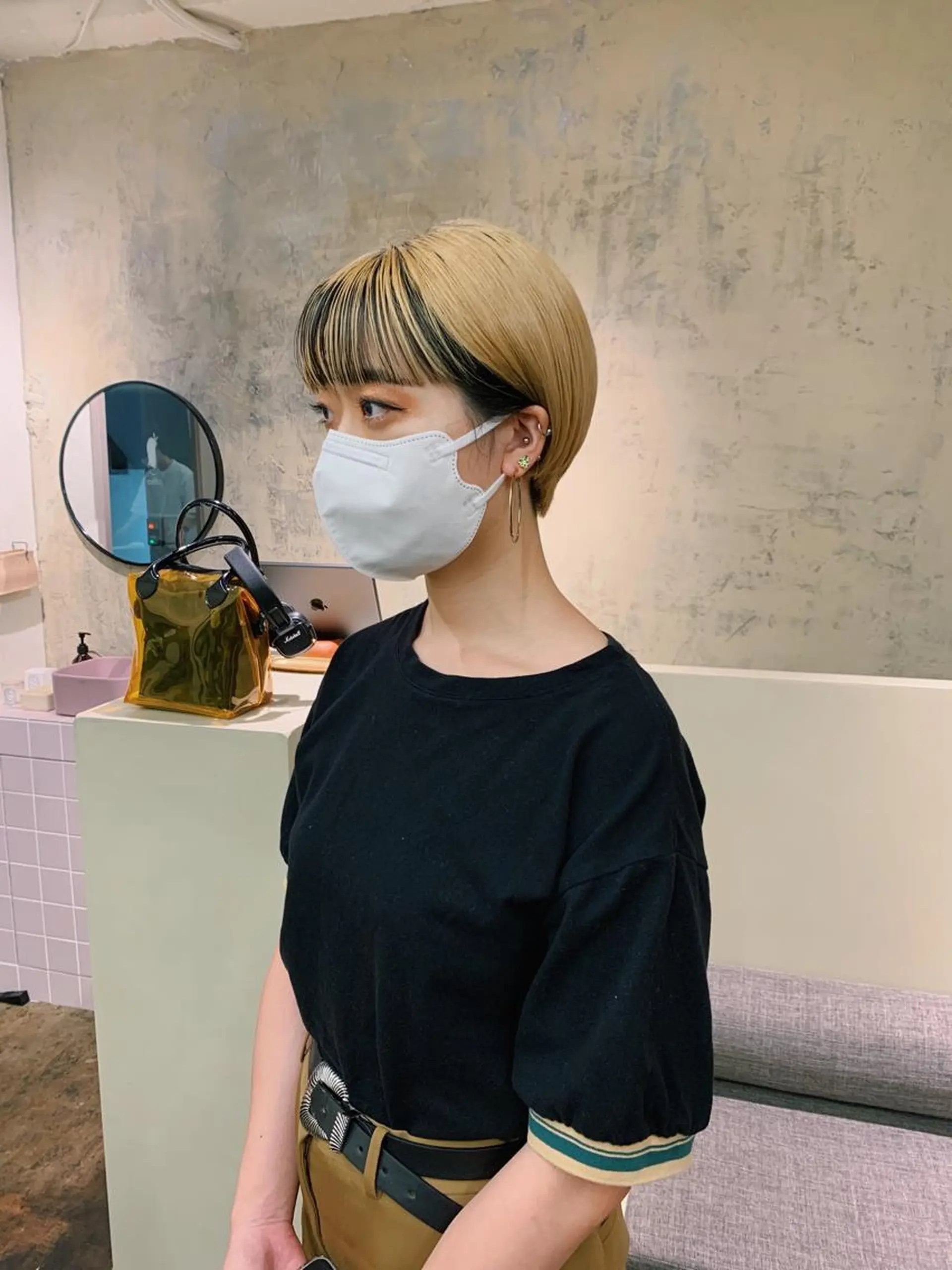 ショート カラー ハイトーンカラー ショートヘア ワイドバング カット ヘアカラー yupi🐈‍⬛ レイヤー/パーマのヘアスタイル