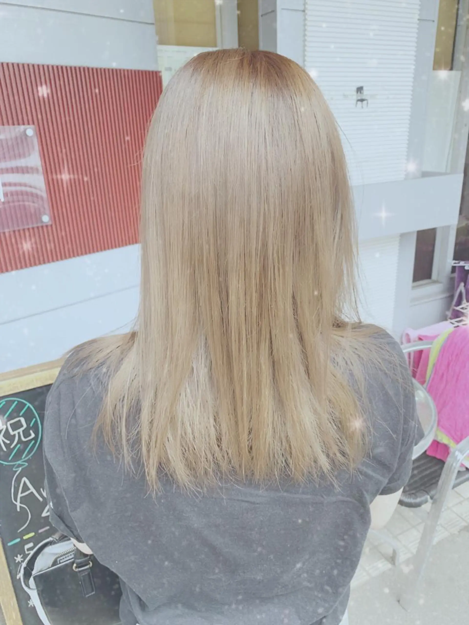 セミロング カラー 中本 愛理のヘアスタイル