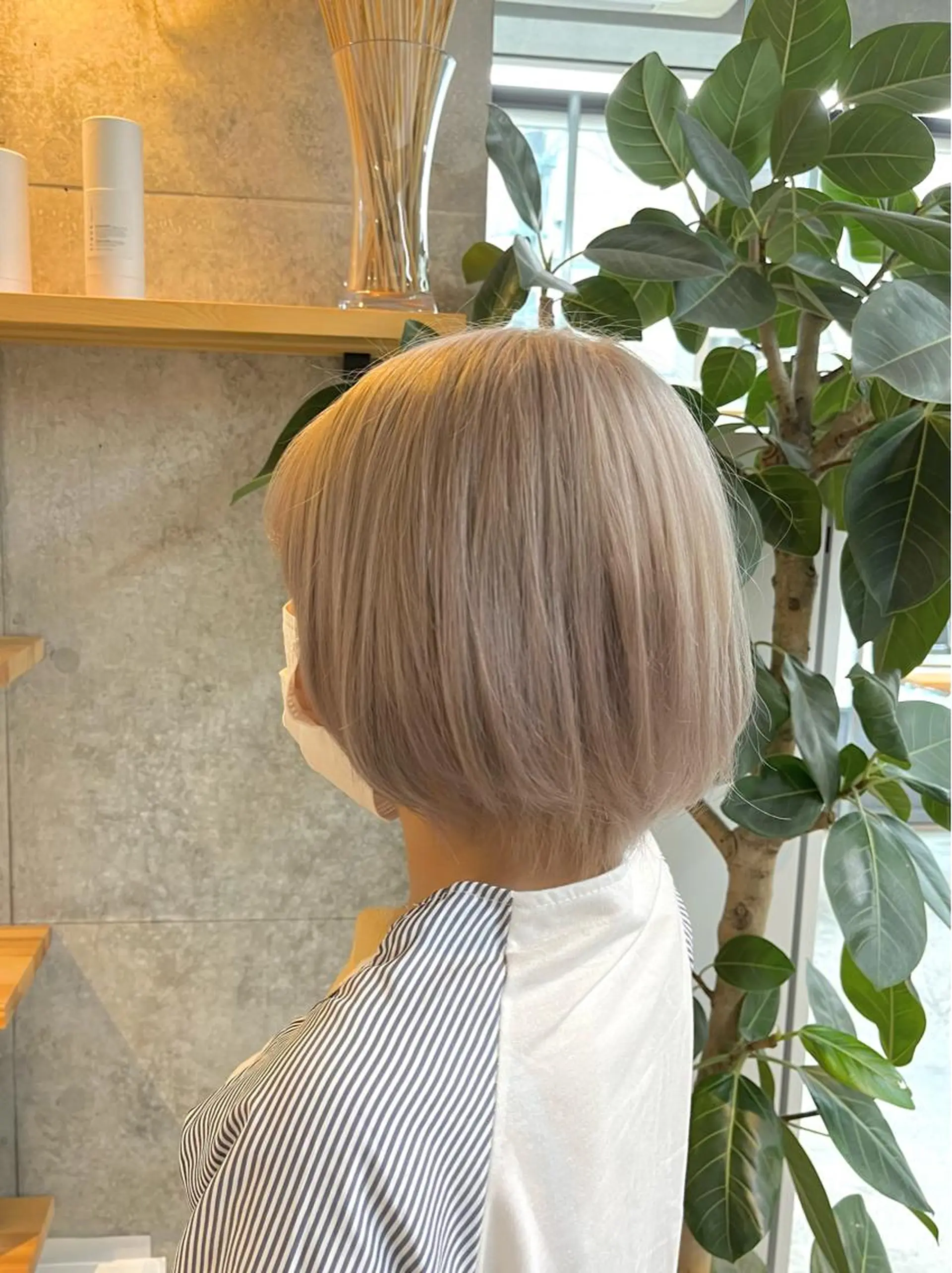 ショート カラー ヘアカラー ハイトーンカラ ー/小川のヘアスタイル