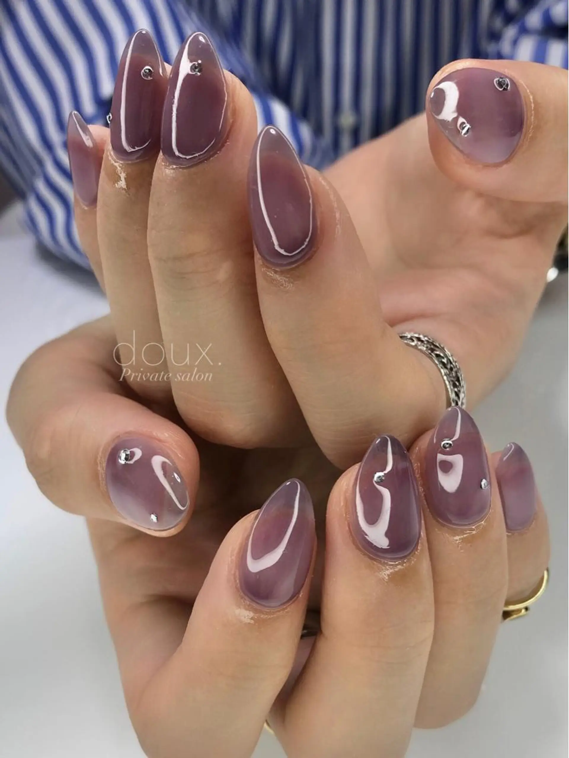 ネイル クリアネイル ニュアンスネイル ワンカラーネイル パープル 夏ネイル ハンドネイル doux. nailのネイルデザイン