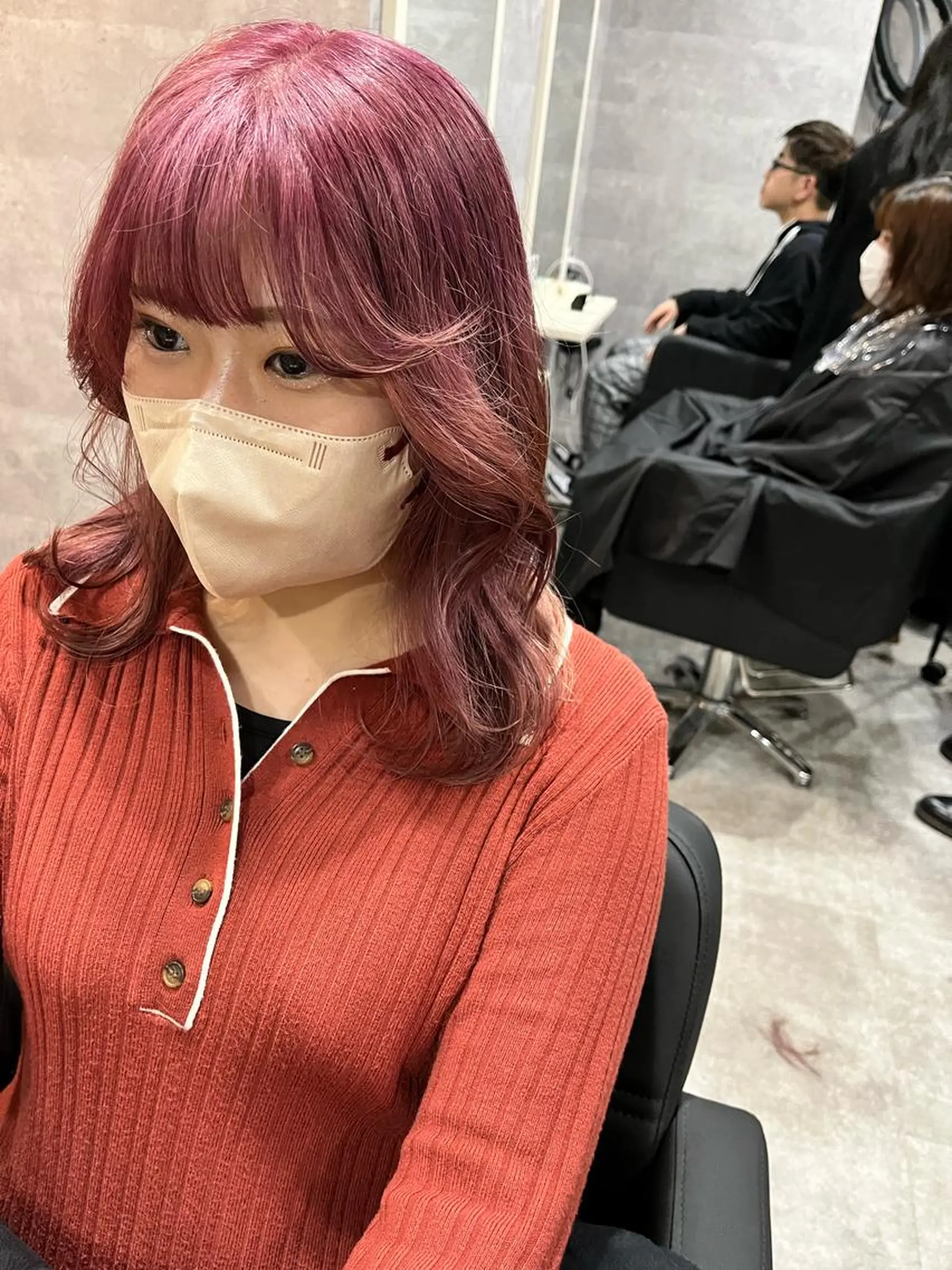 ミディアム カラー ブリーチ ピンクカラー ダブルカラー 新宿のヘアスタイル