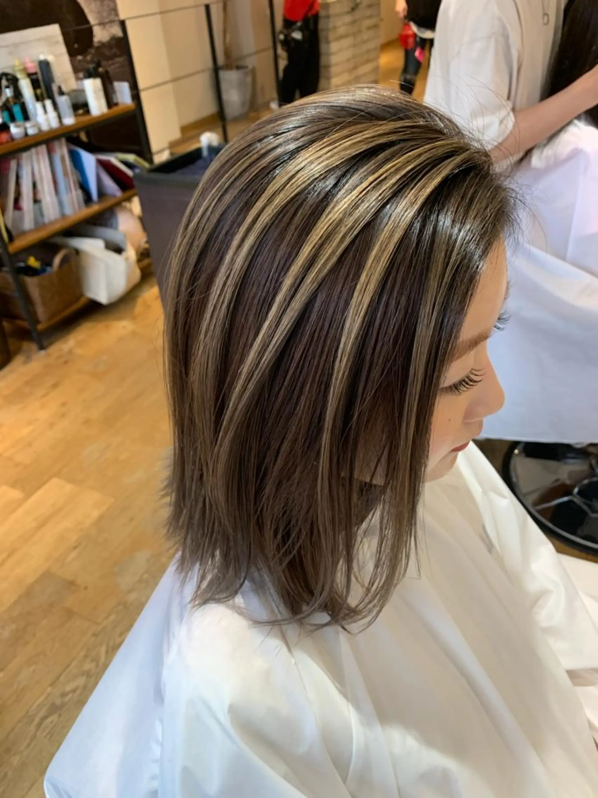 ミディアム レイヤーカット ✨髪質改善✖︎顔周り レイヤー✨ナカムラのヘアスタイル