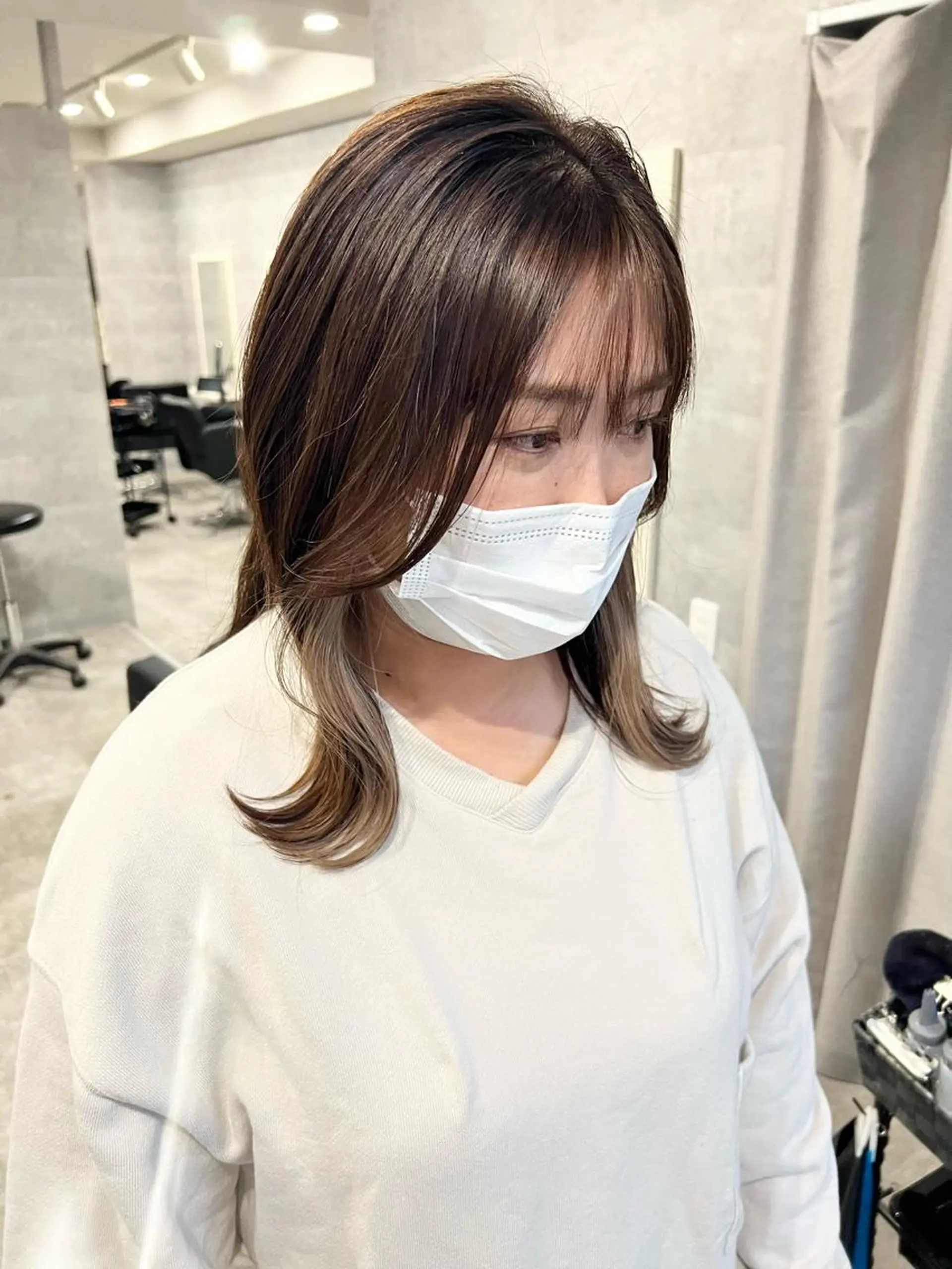 セミロング カラー 疋田 翼のヘアスタイル