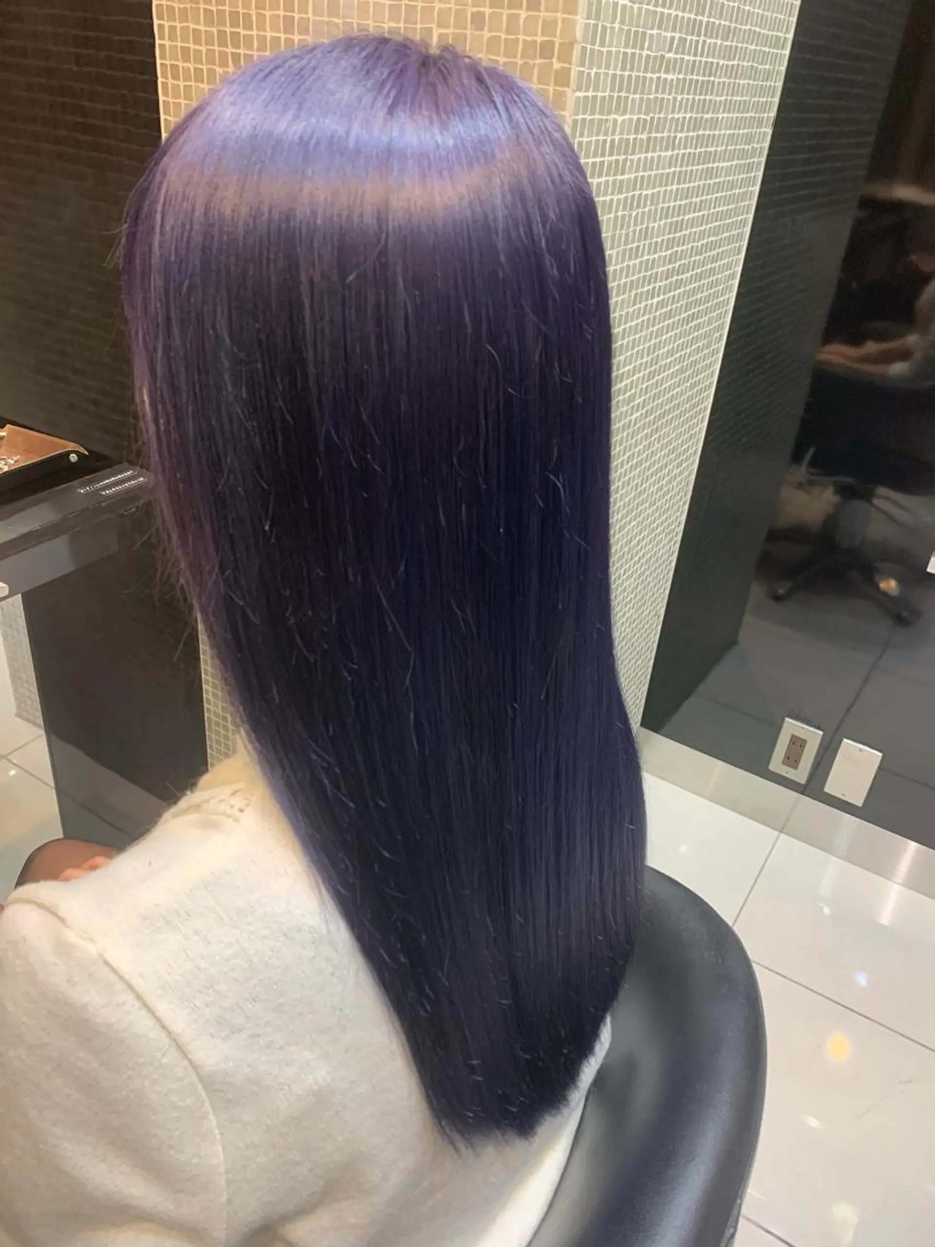 ミディアム カラー シルバー Bianca  代表 硲　貴亮【東武練馬】のヘアスタイル