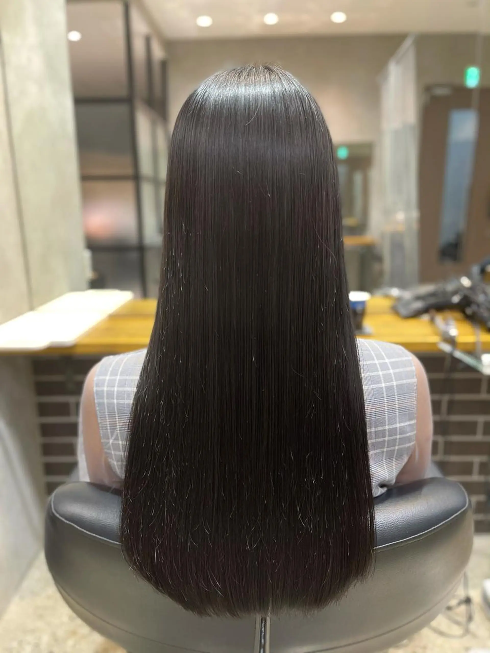 ロング カラー WISTERIA P LUS1 ikumiのヘアスタイル