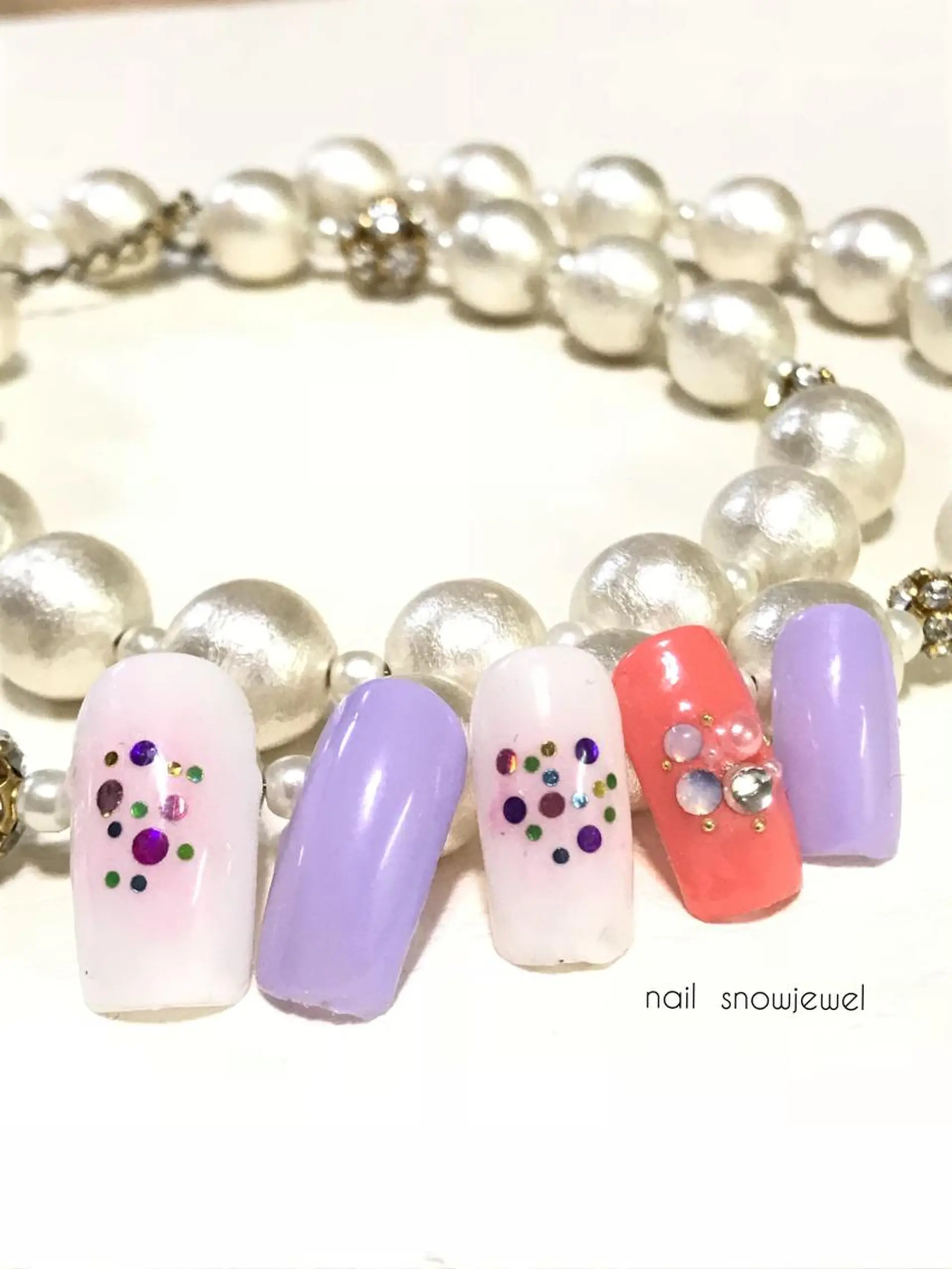 ネイル チークネイル ストーンネイル nail snowjewelのネイルデザイン