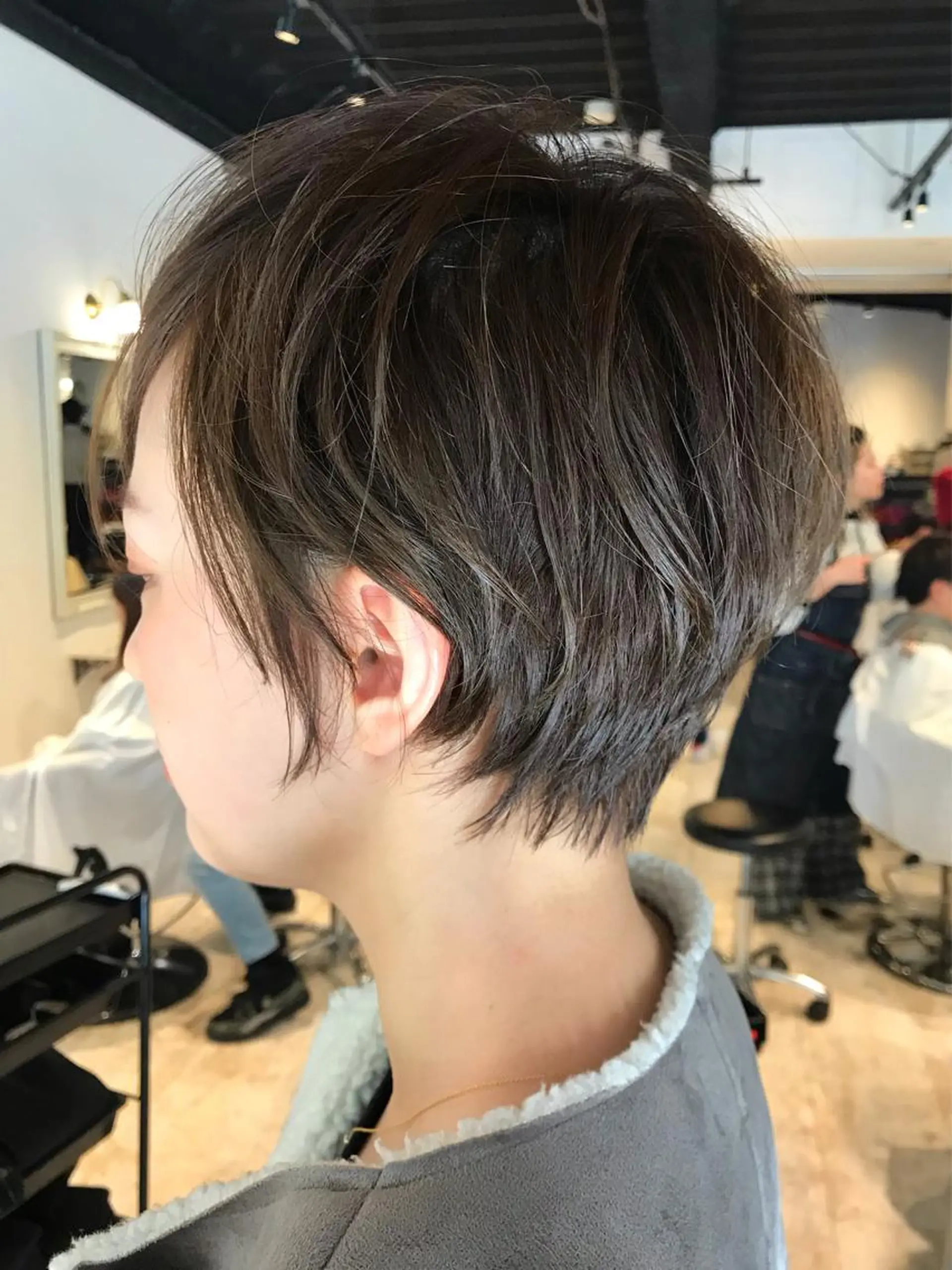 ショート カラー グレージュ カット ヘアカラー トリートメント 二児のパパで店長な 戸田健治のヘアスタイル