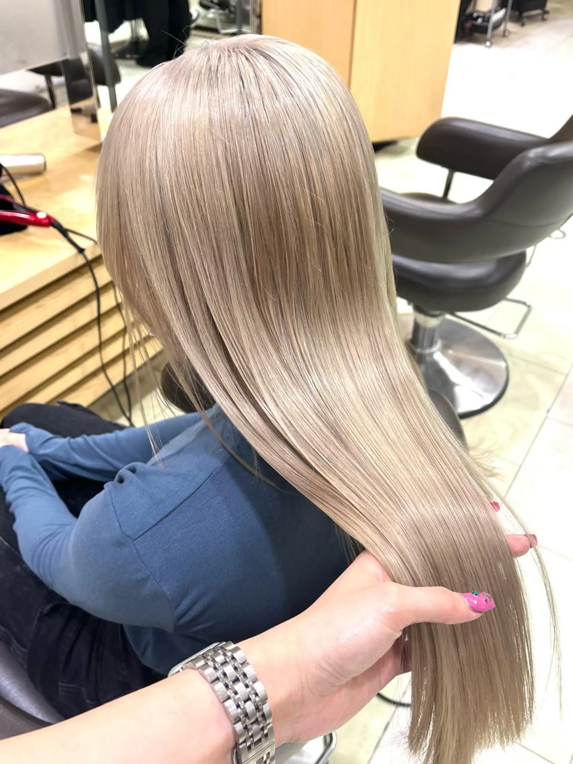 ロング カラー ヘアカラー トリートメント 海外girl🤎 透明感ベージュmaoのヘアスタイル