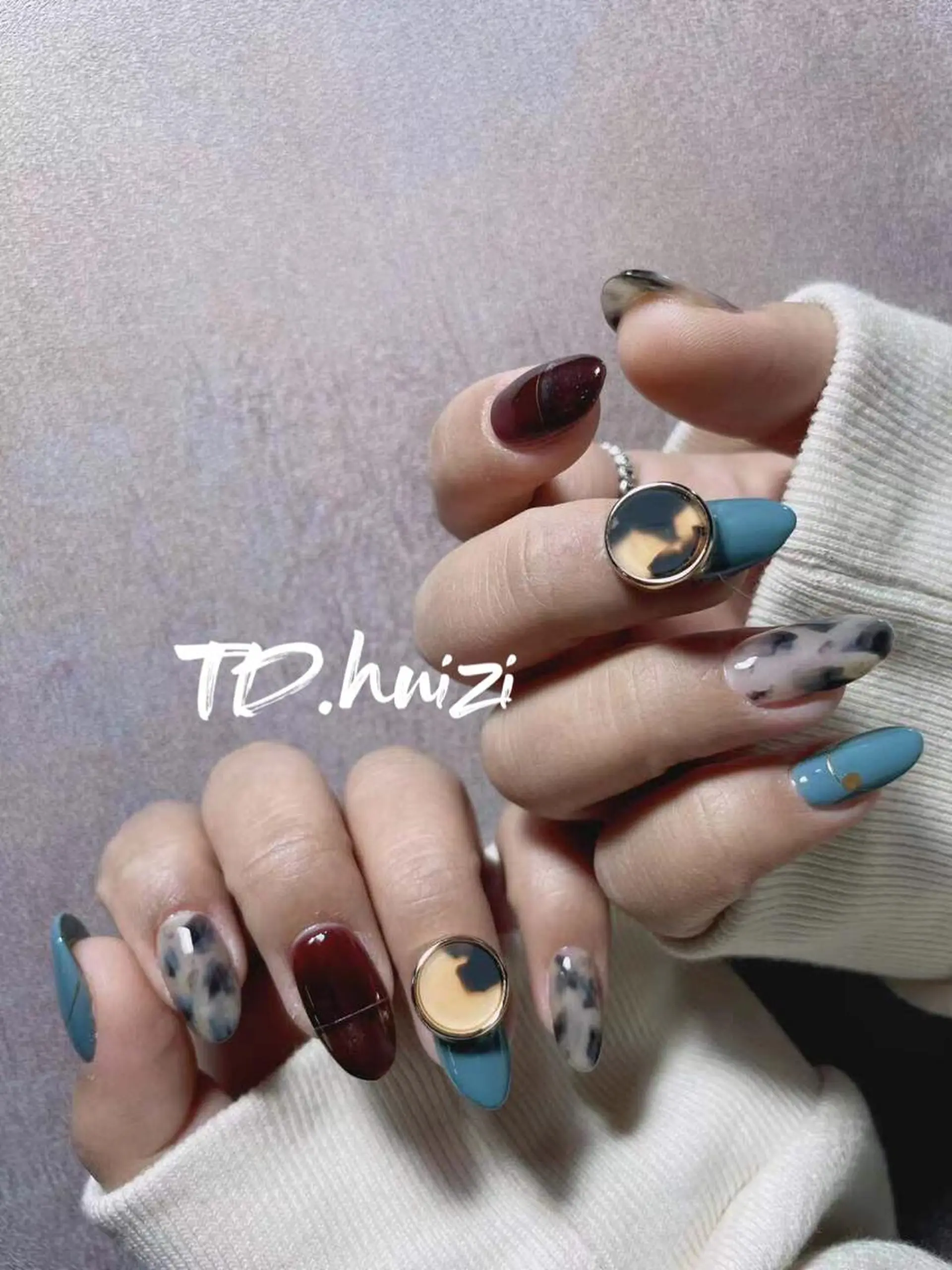 セミロング めぐみのネイルサロン スタッフ練習のネイルデザイン