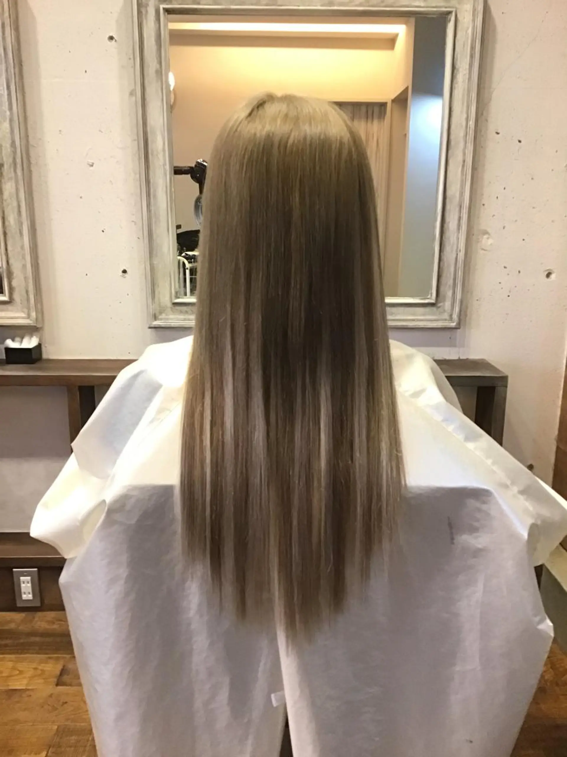 ロング GRANDE アオキのヘアスタイル
