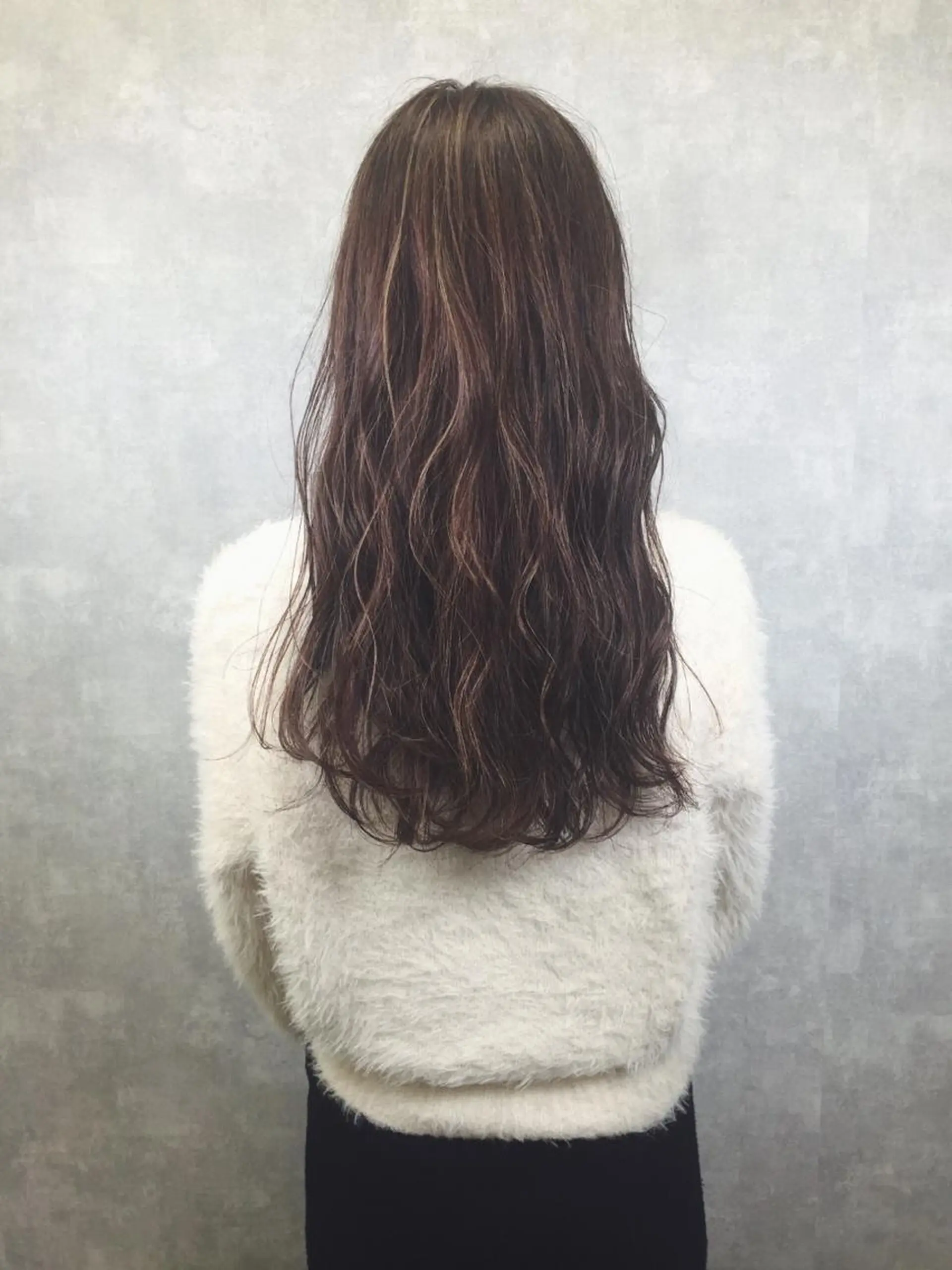 ロング アッシュ ハイライト カット ヘアカラー トリートメント 肌に馴染む暗髪 梅田・増田のヘアスタイル