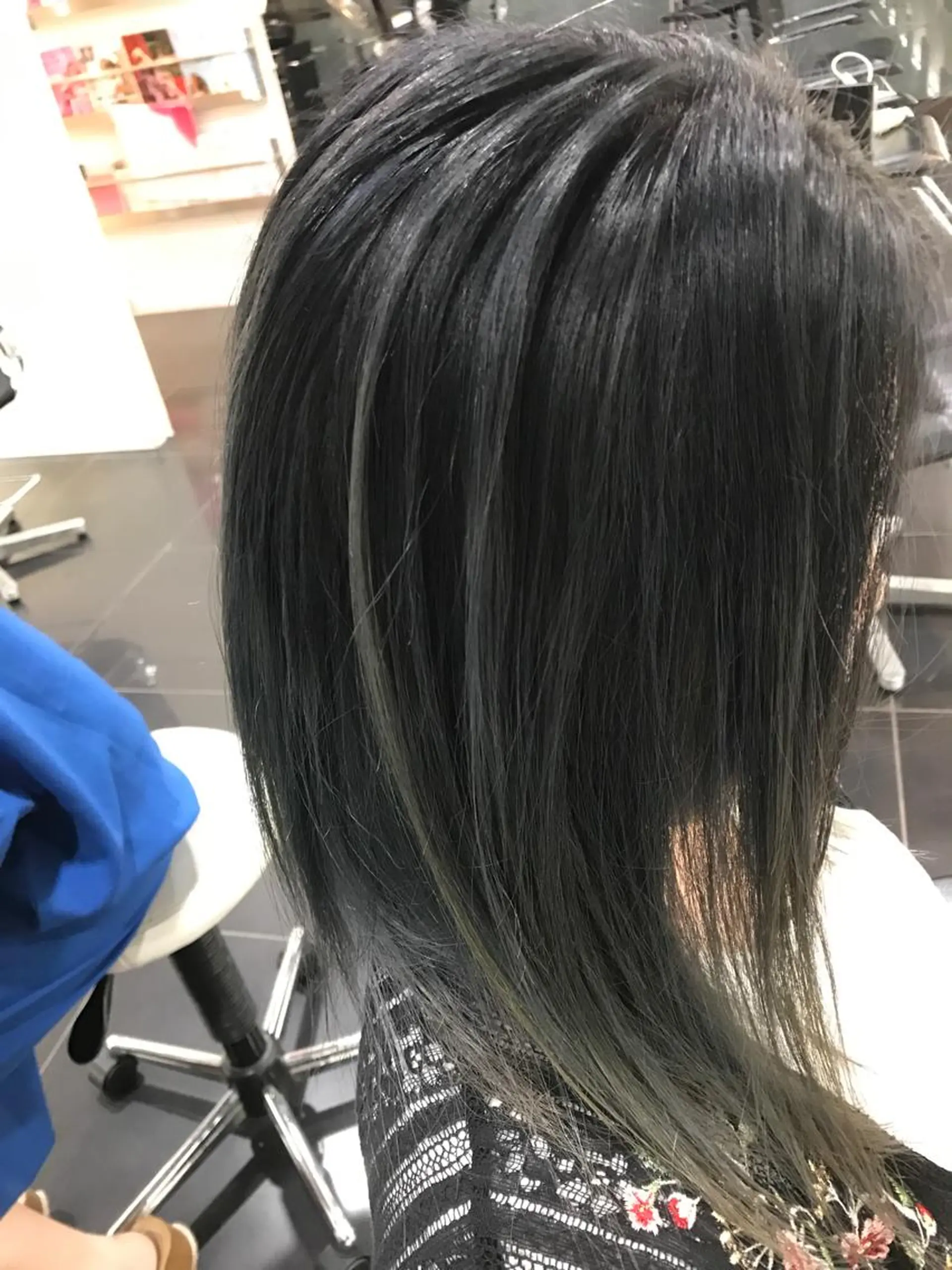 ロング カラー 関口 友行のヘアスタイル