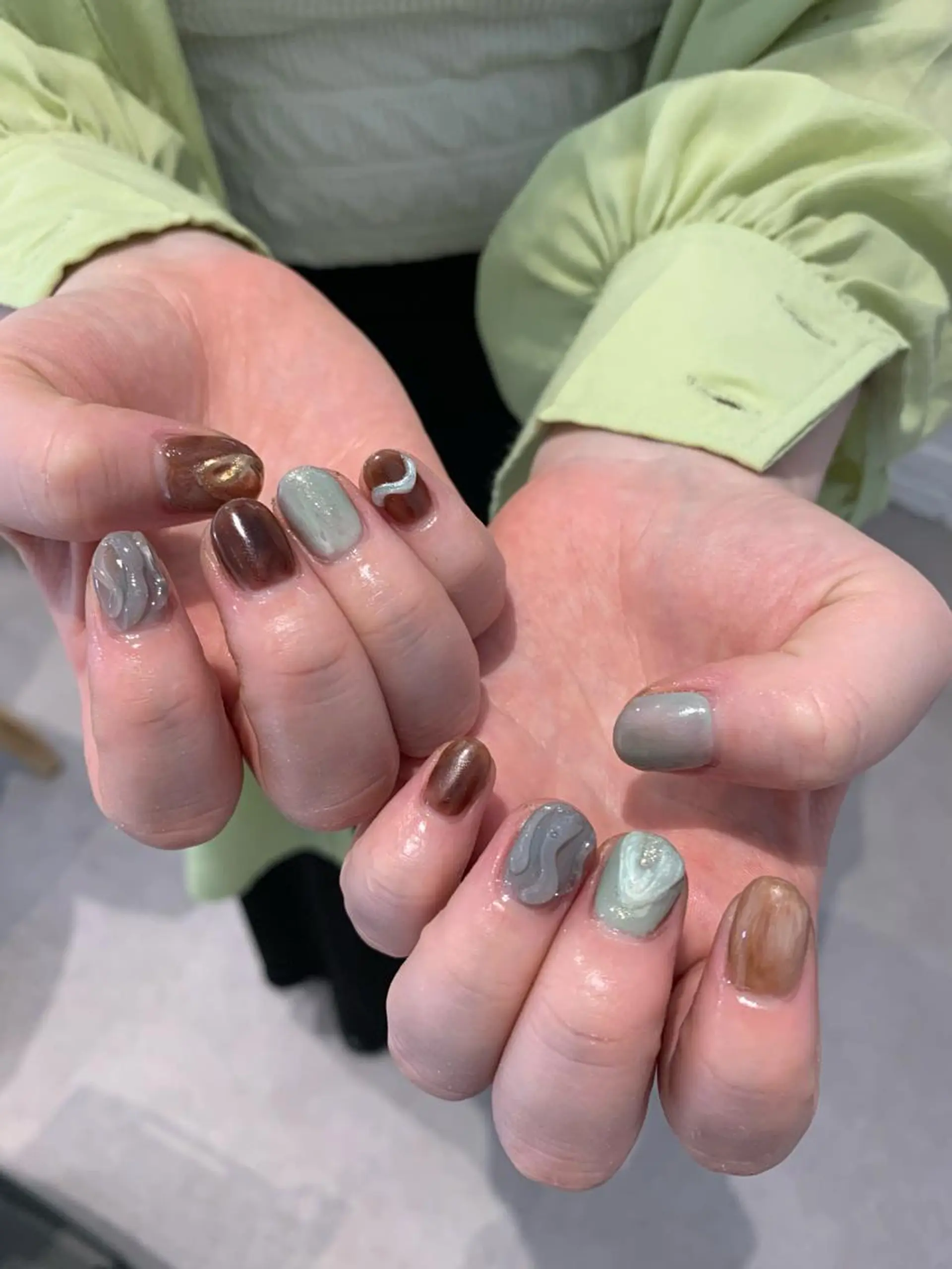 ネイル ぷっくりネイル マキノ ユイのネイルデザイン