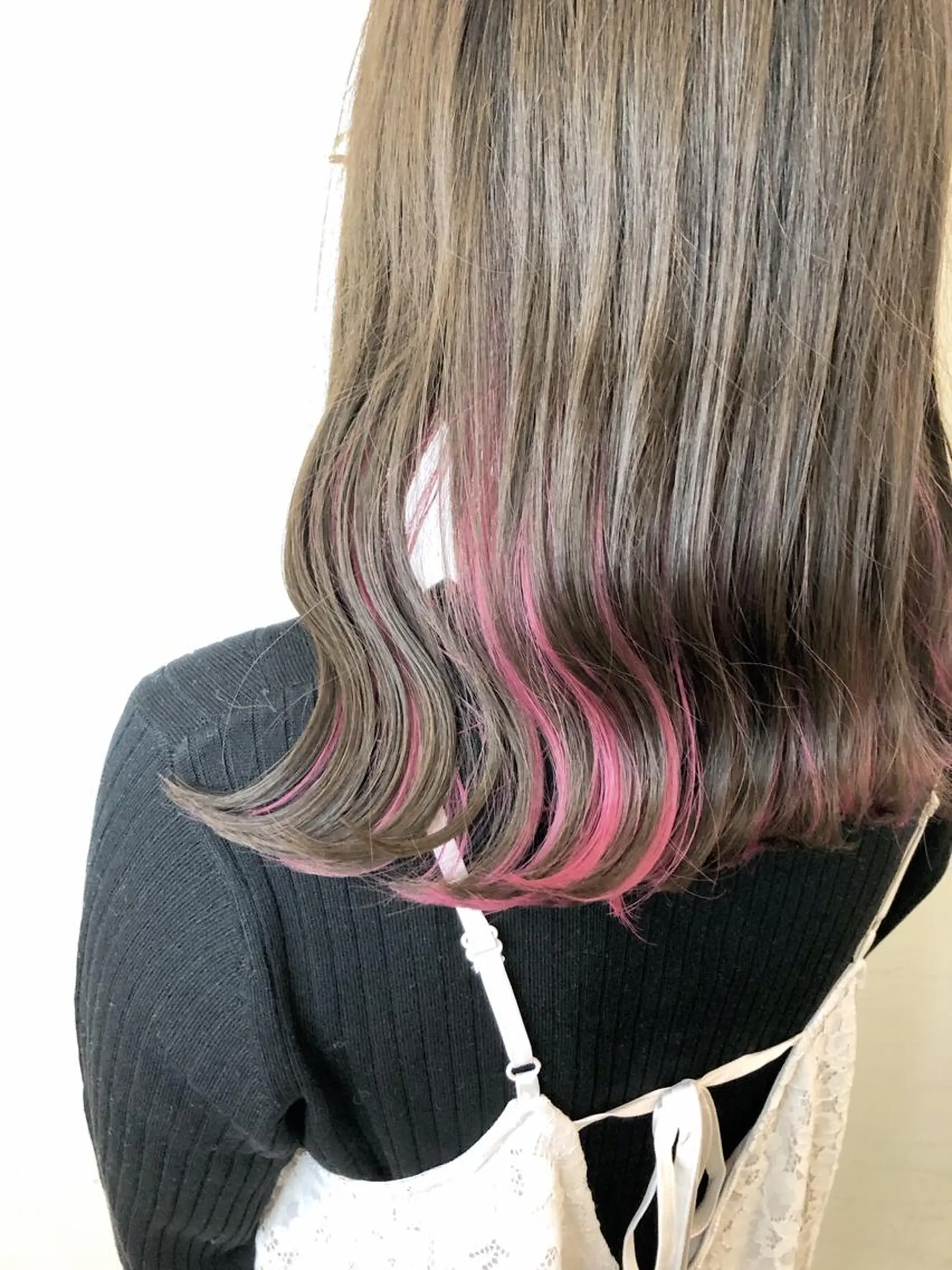 ミディアム カラー ピンクカラー メンズ レイヤー ウルフ 弓木啓輔のヘアスタイル