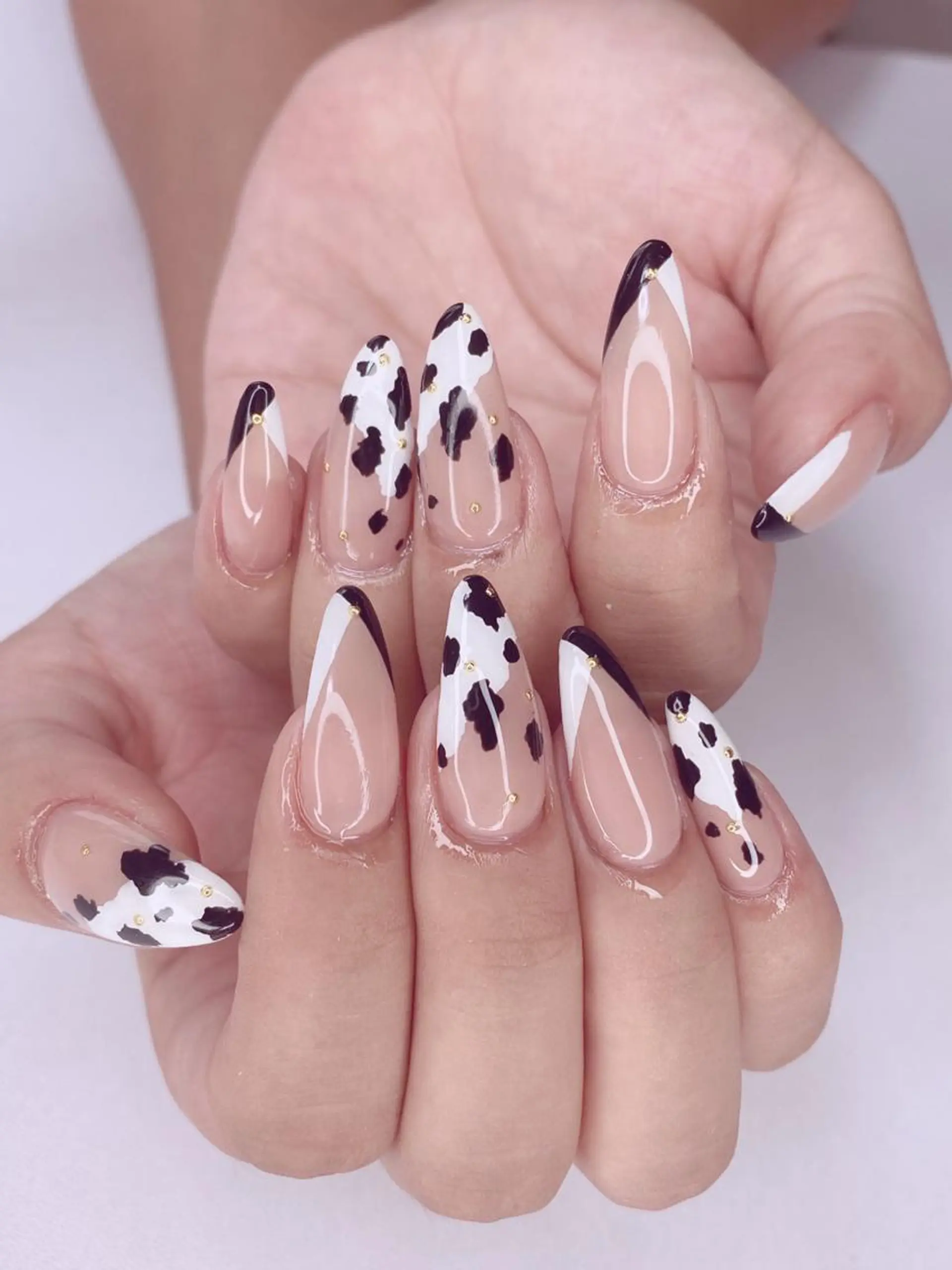 ネイル アニマル柄 アートネイル フレンチネイル グラデーション キラキラネイル Ｎail Ｓalon ertiのネイルデザイン