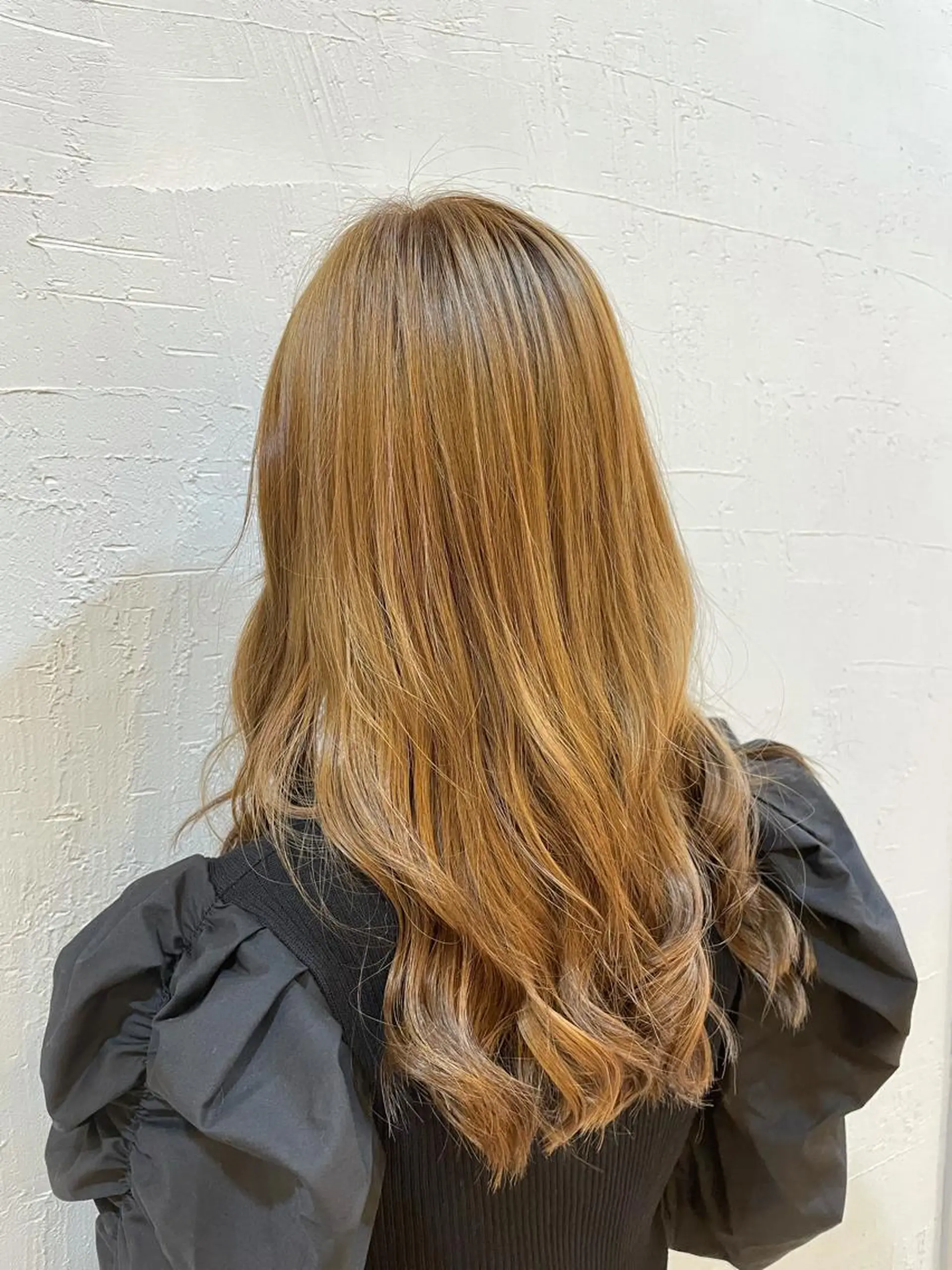 ロング カラー ブリーチ kuschel モリオカのヘアスタイル