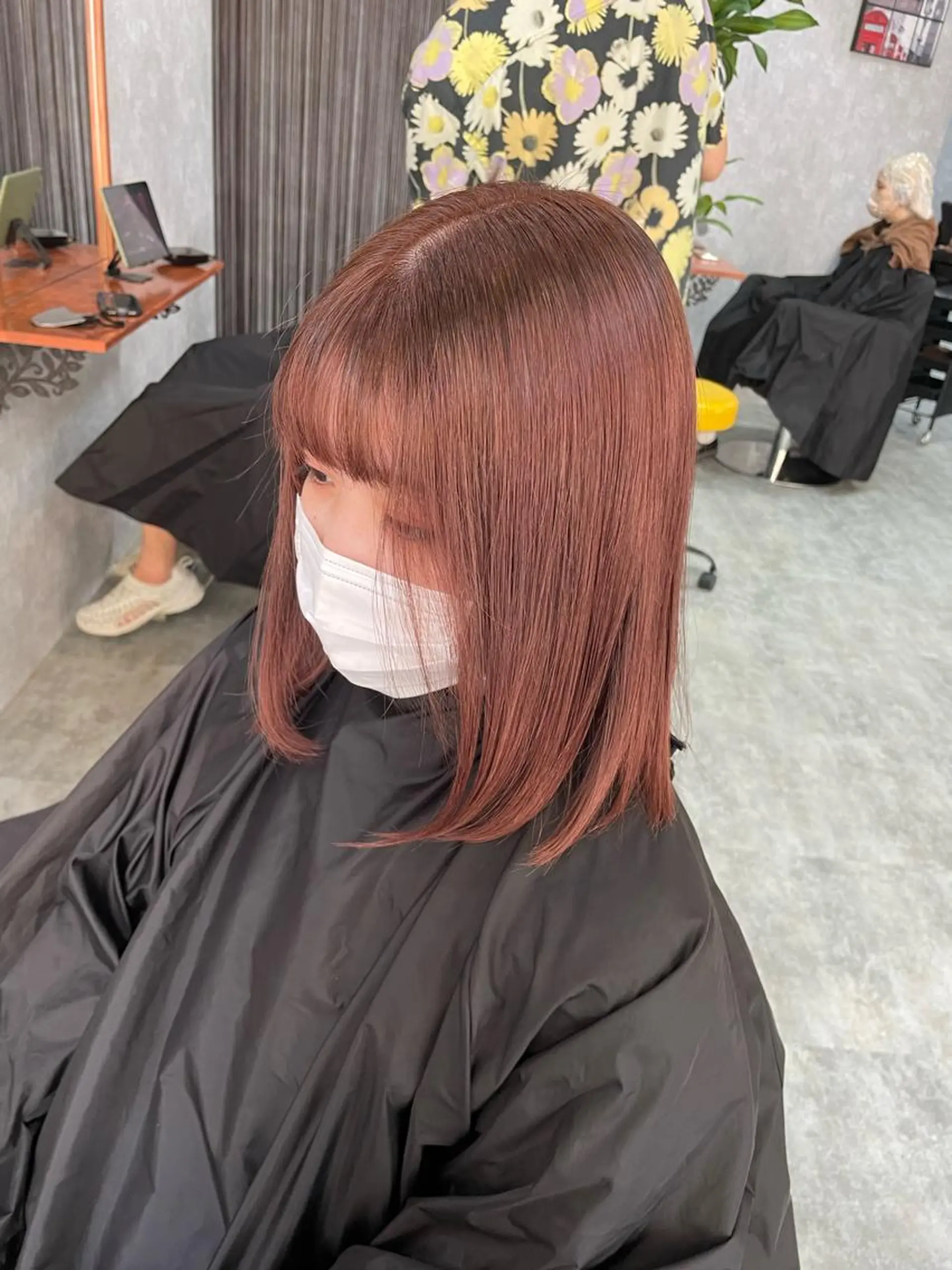 セミロング andKおもろまち店 艶ダブルカラー✨のヘアスタイル