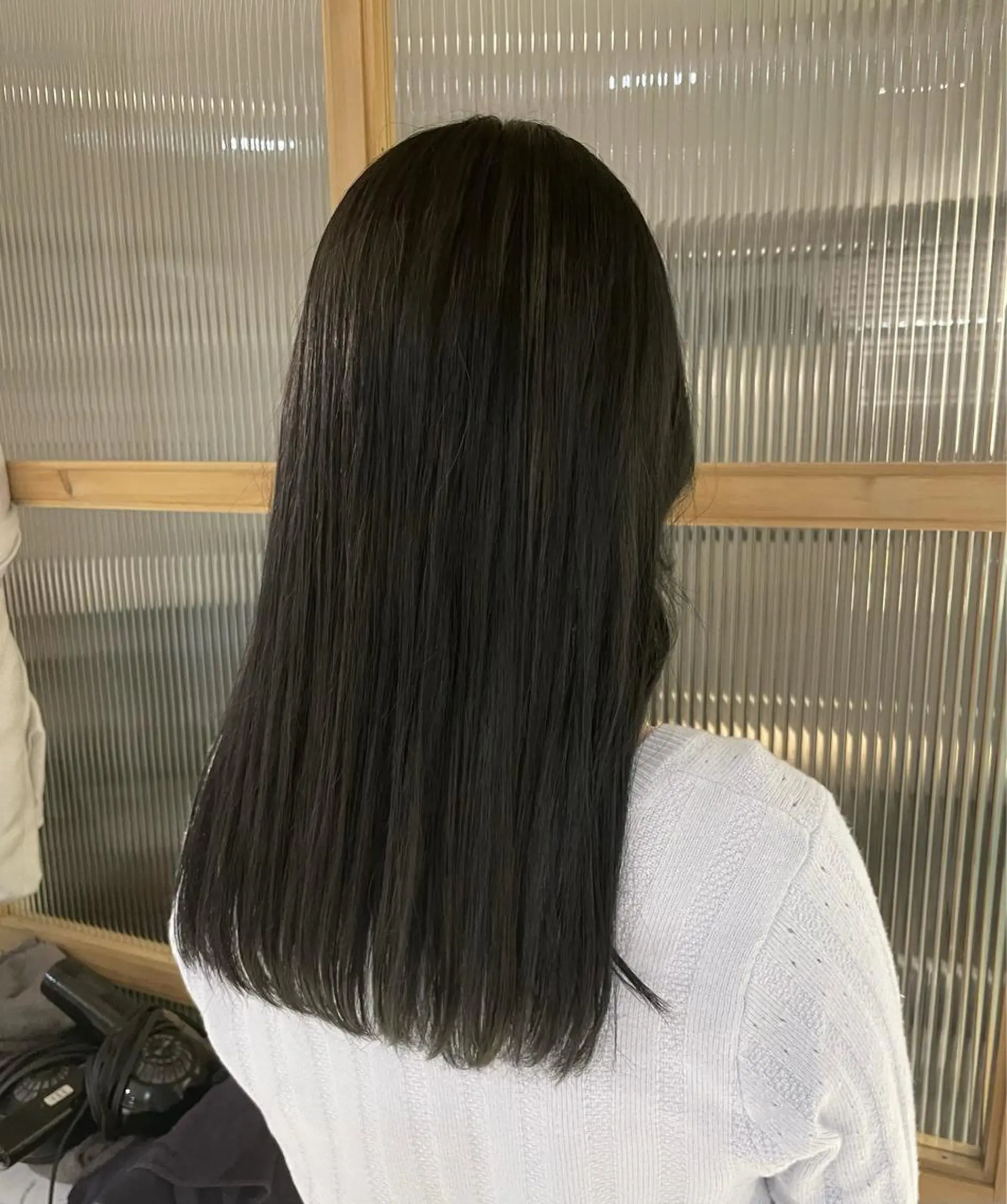 カラー ミルクティーベージュ ブリーチ🖤サヤカのヘアスタイル