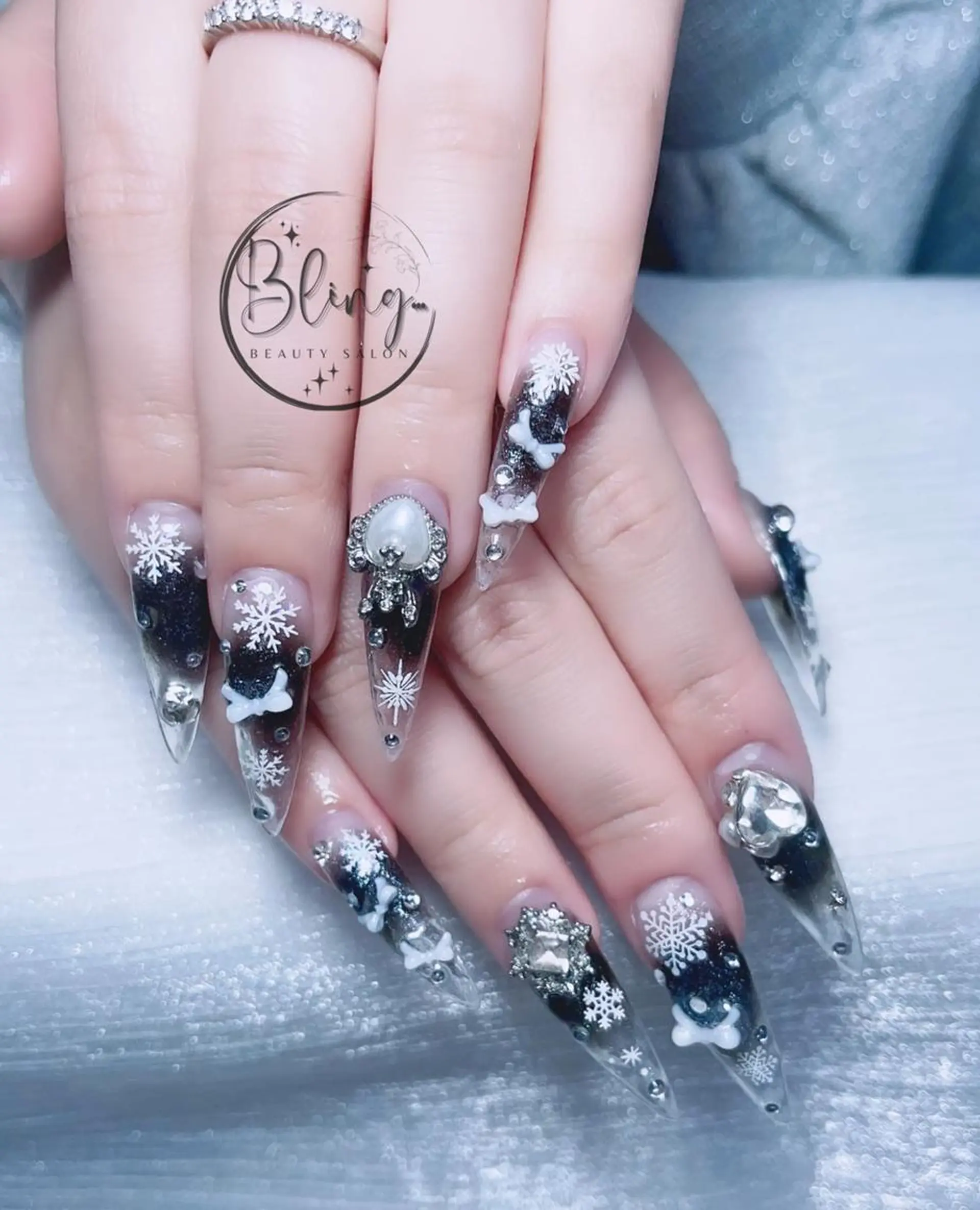 ロング 韓国風ヘア ハンドネイル 高橋 ユキのネイルデザイン