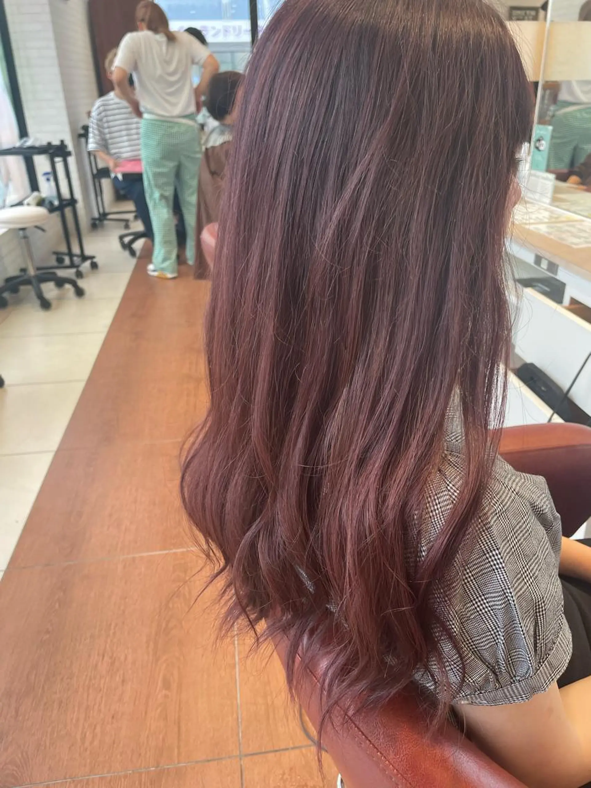 ロング ピンクブラウン AOI soenのヘアスタイル