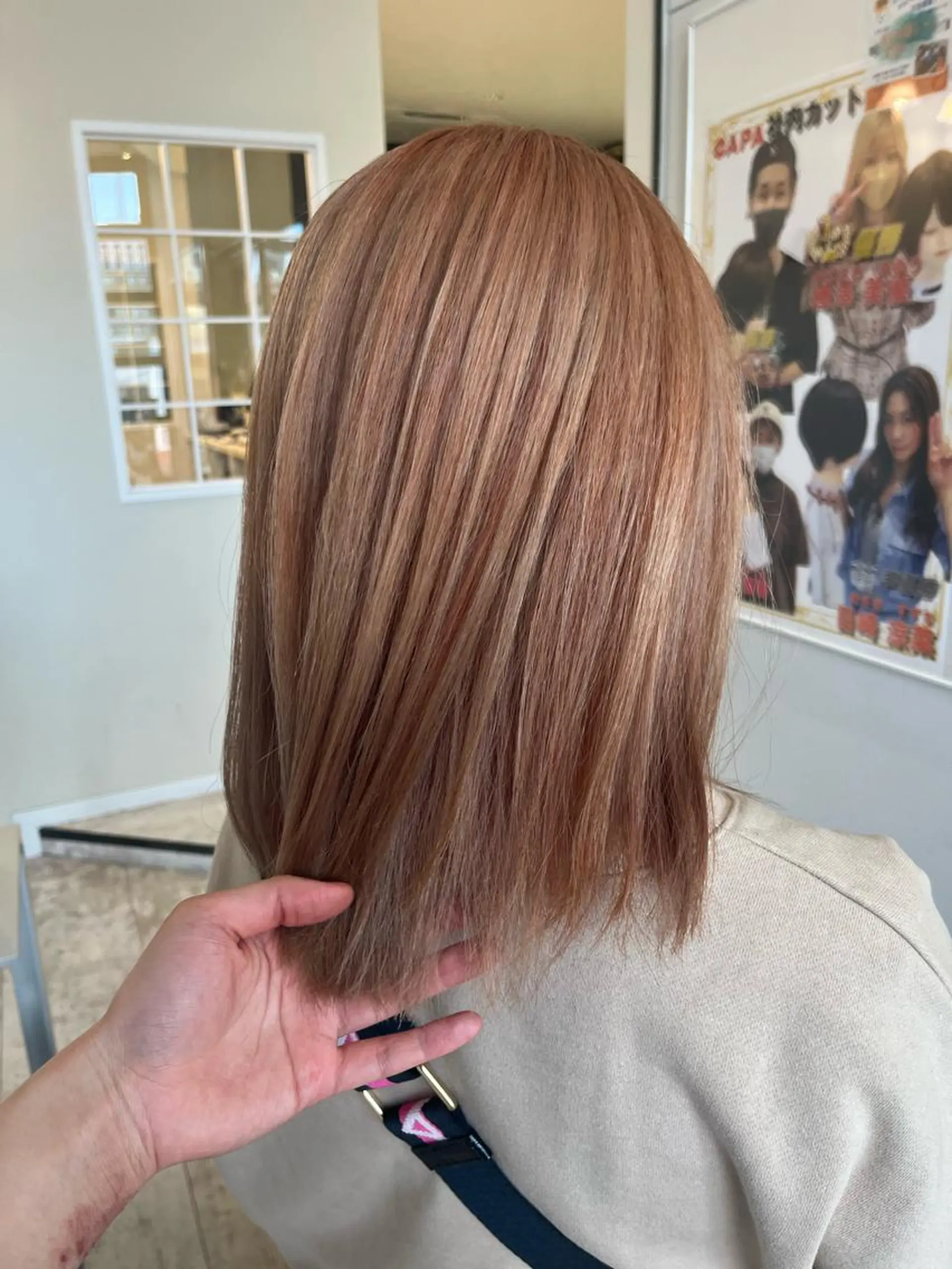 ミディアム ベージュカラー/ いぢちるみのヘアスタイル