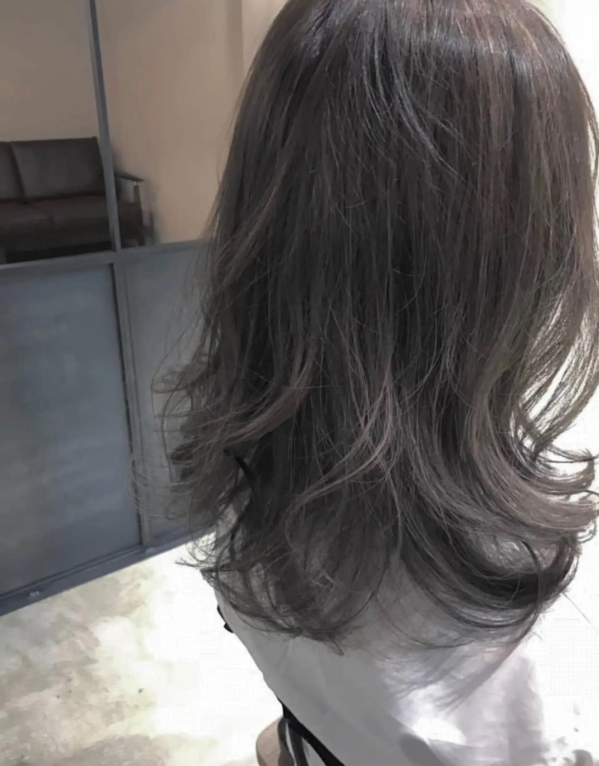 セミロング カラー RHAIRSALON 西山梓のヘアスタイル