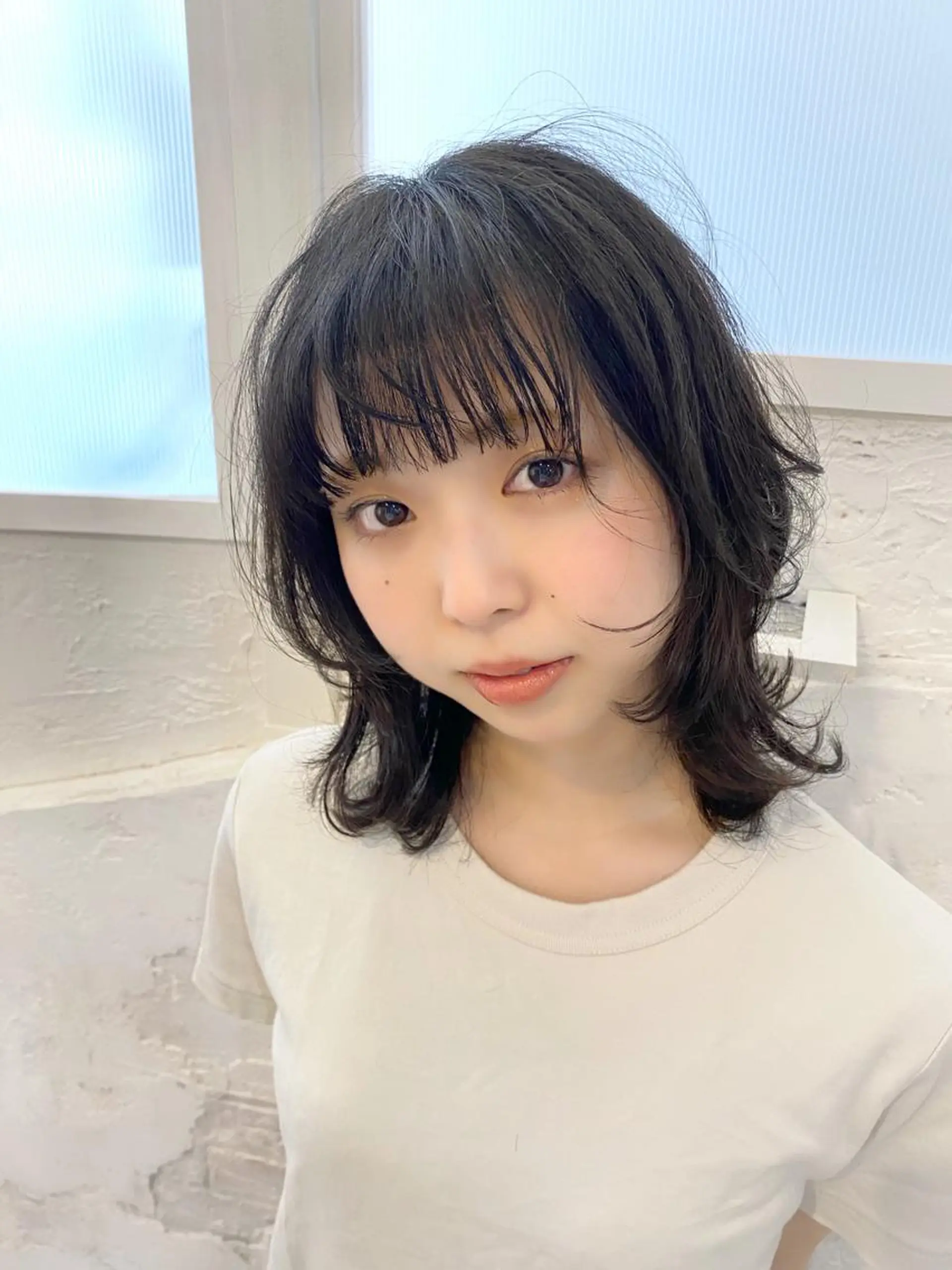 ミディアム ウルフカット 福嶋 愛のヘアスタイル