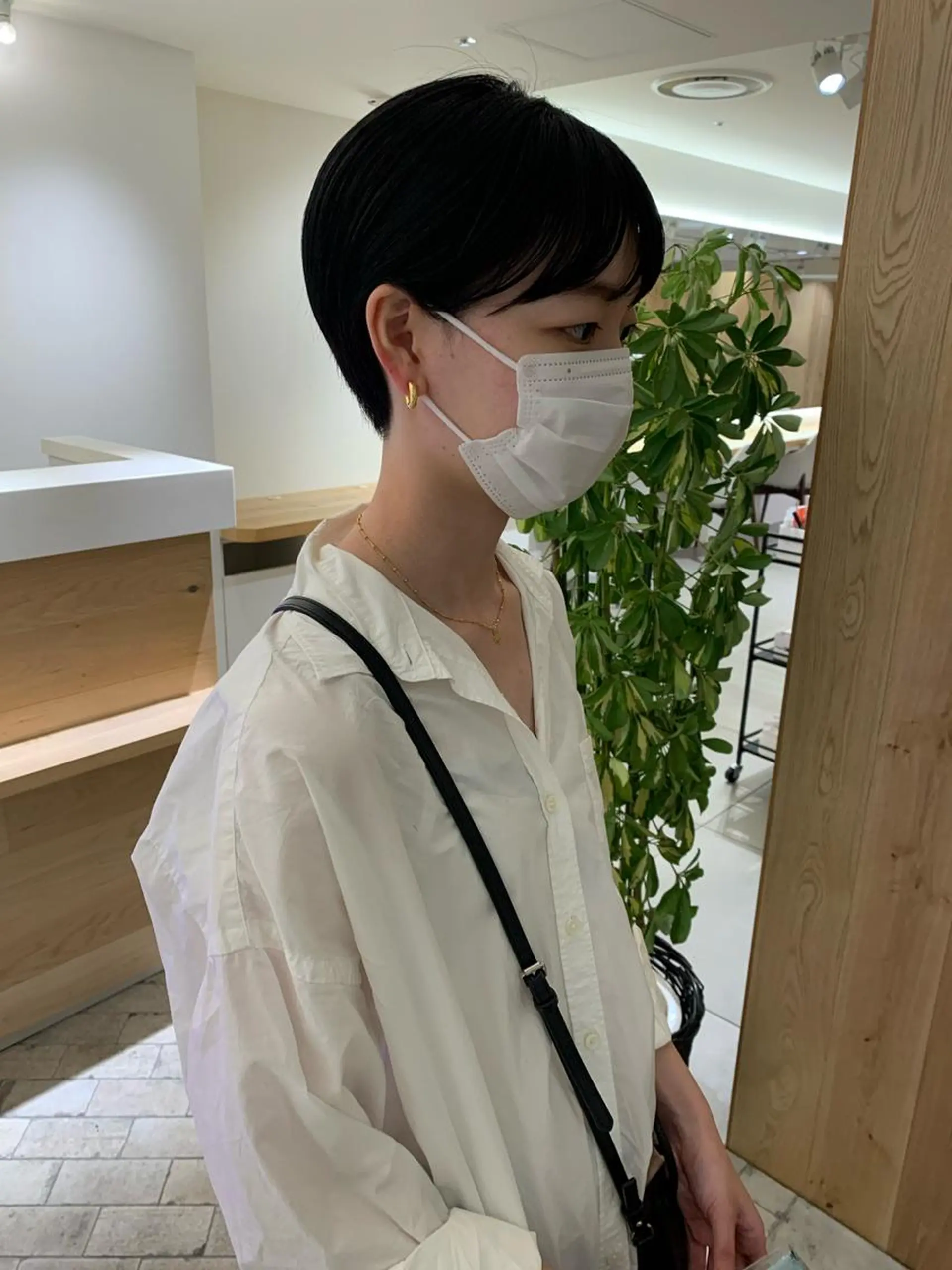 ショート カラー カット ヘアカラー SAKINO． ベージュカラーのヘアスタイル