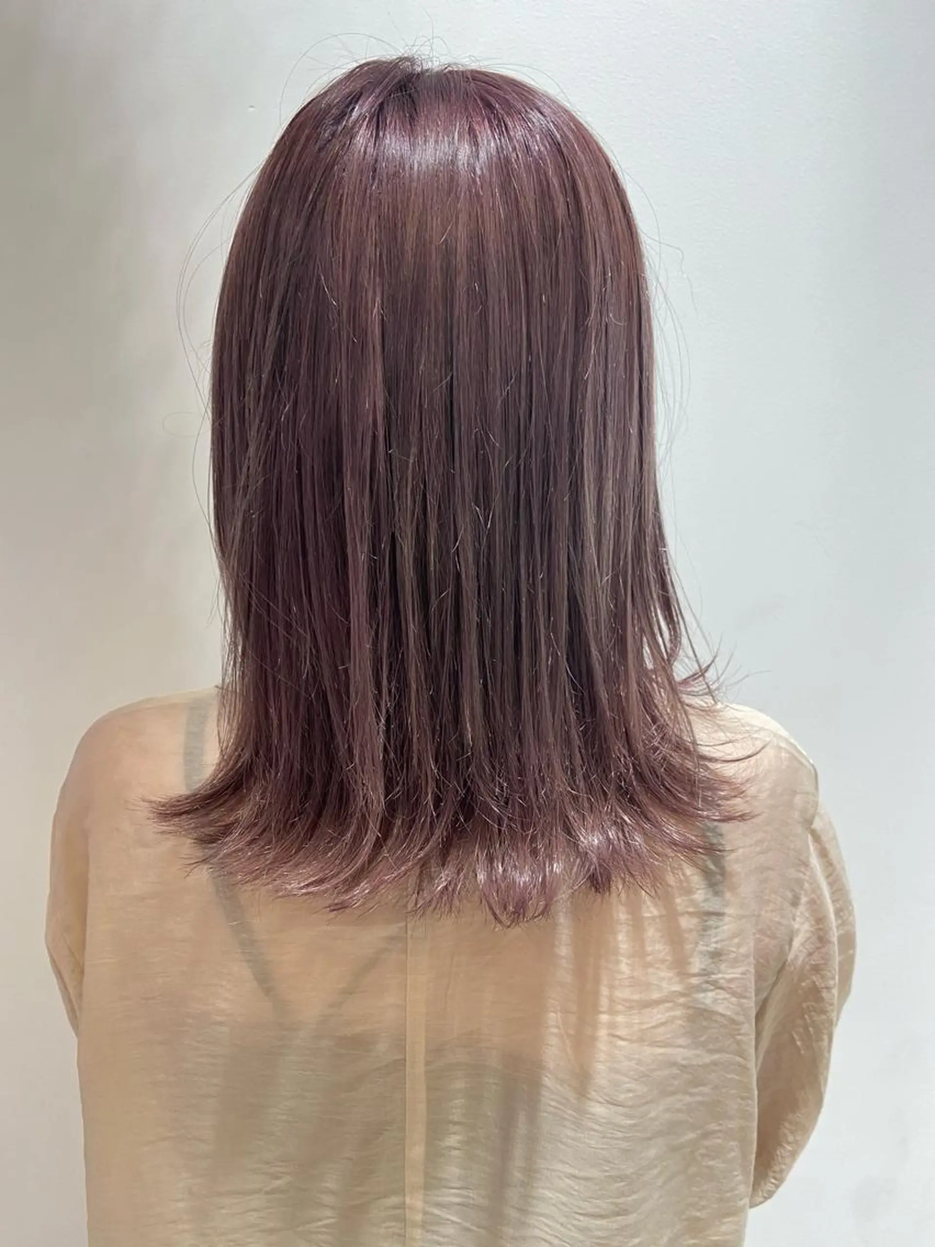 ミディアム カラー ヘアカラー トリートメント 🐺ウルフ/レイヤー 似合わせ‎🤍沙羅のヘアスタイル