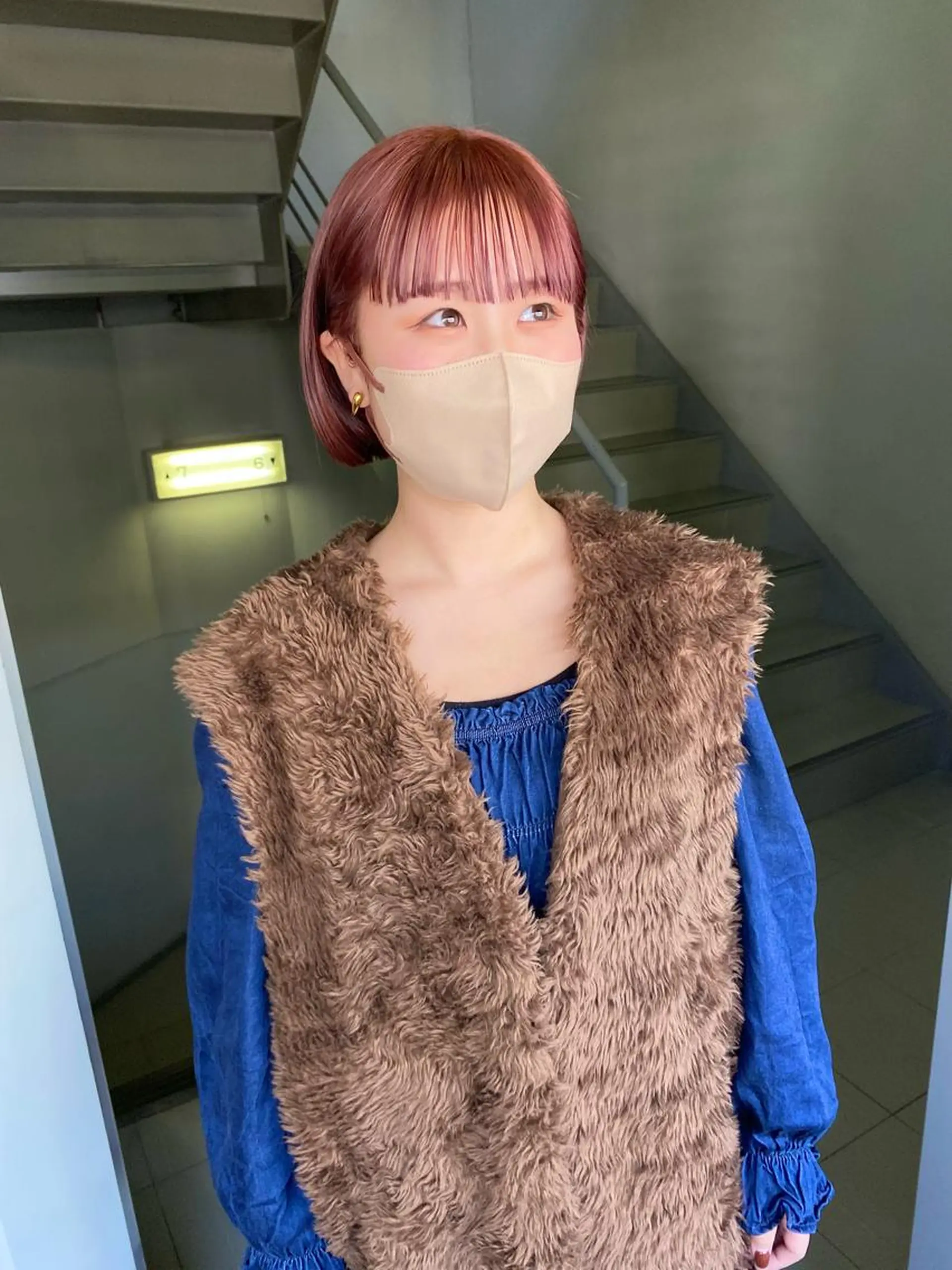 ショート カラー パーマ ヘアアレンジ デザインカラー/ボブ ブリーチカラー/ユリのヘアスタイル