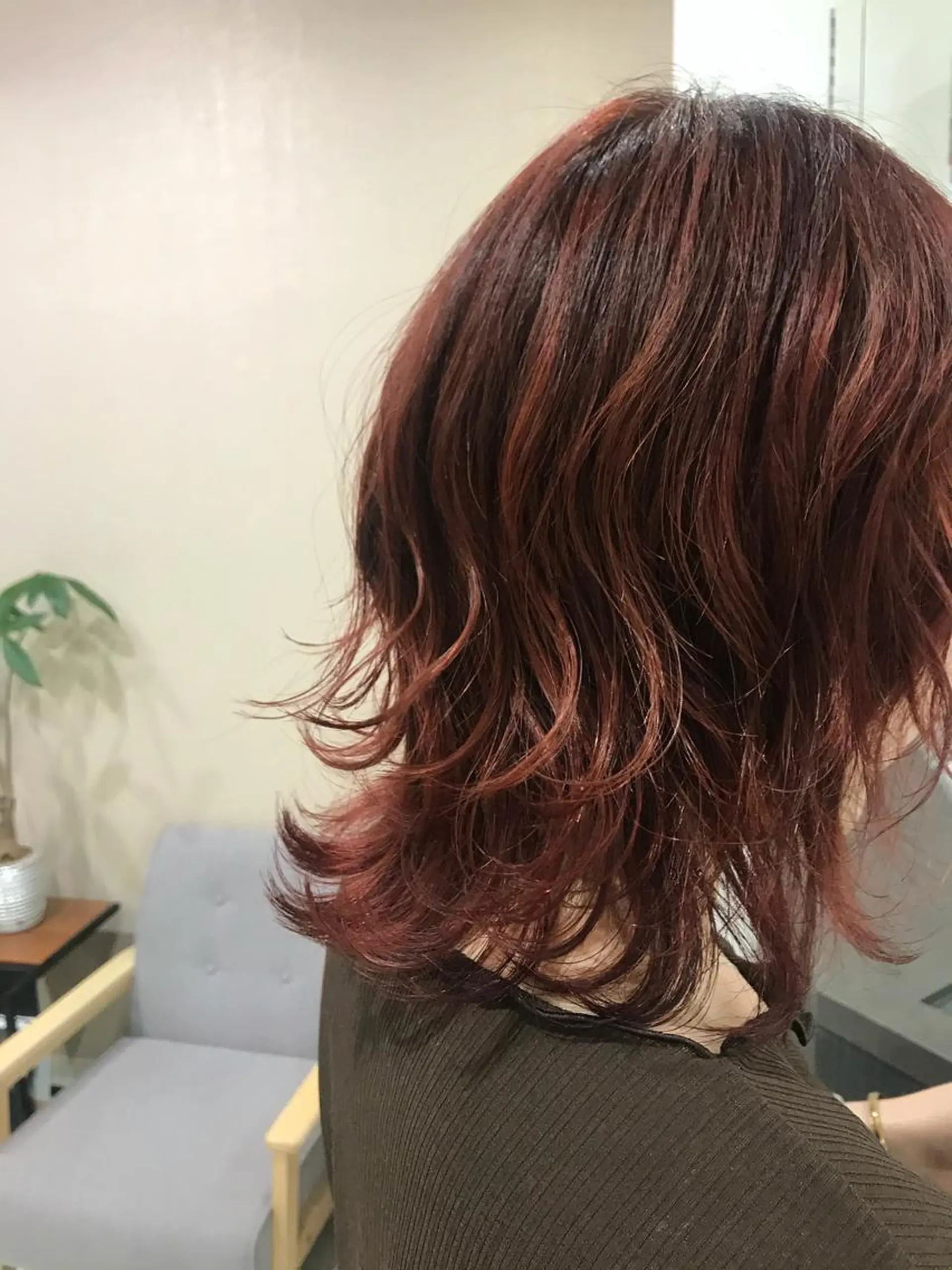 ミディアム カラー レイヤーカット カット ヘアカラー トリートメント 藤野 美咲のヘアスタイル