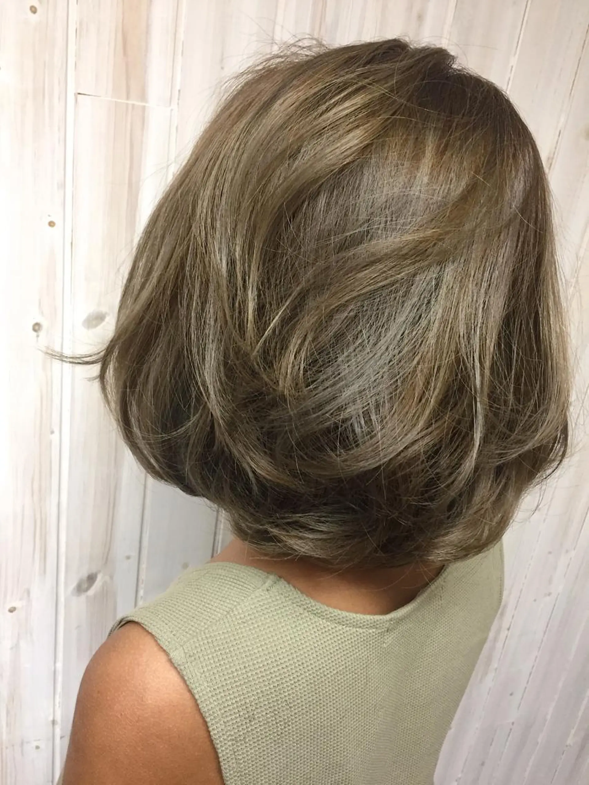 ミディアム カラー 吉祥寺aivee 若手注目スタッフのヘアスタイル