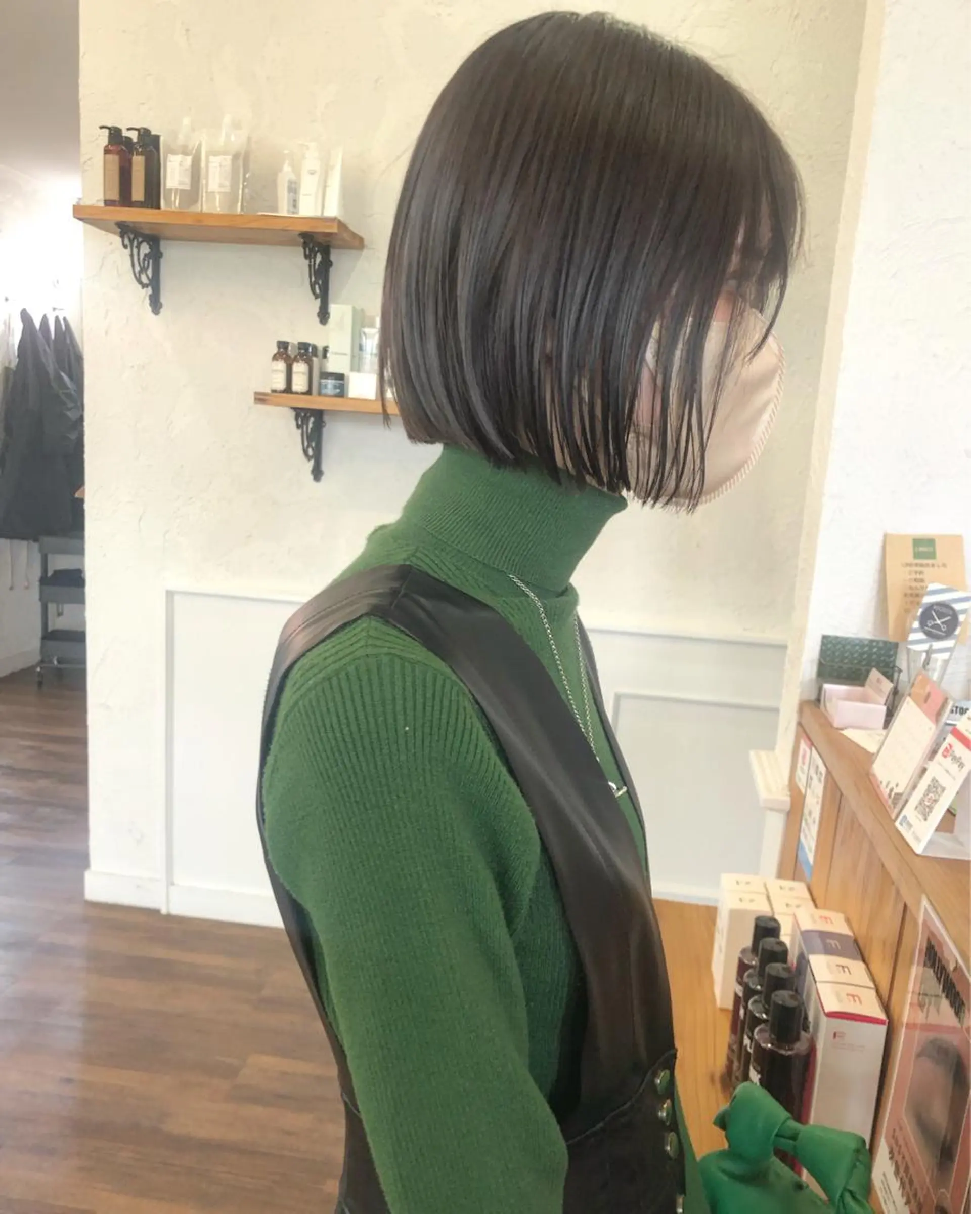 ショート カラー ダークグレー ダークグレージュ グレージュ カット ヘアカラー トリートメント 江原 彩華のヘアスタイル