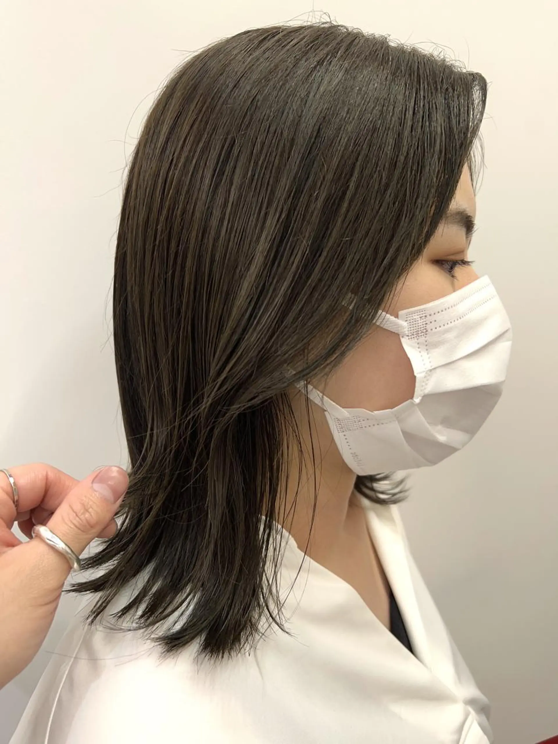 ミディアム カット ヘアカラー 三輪 恭平のヘアスタイル