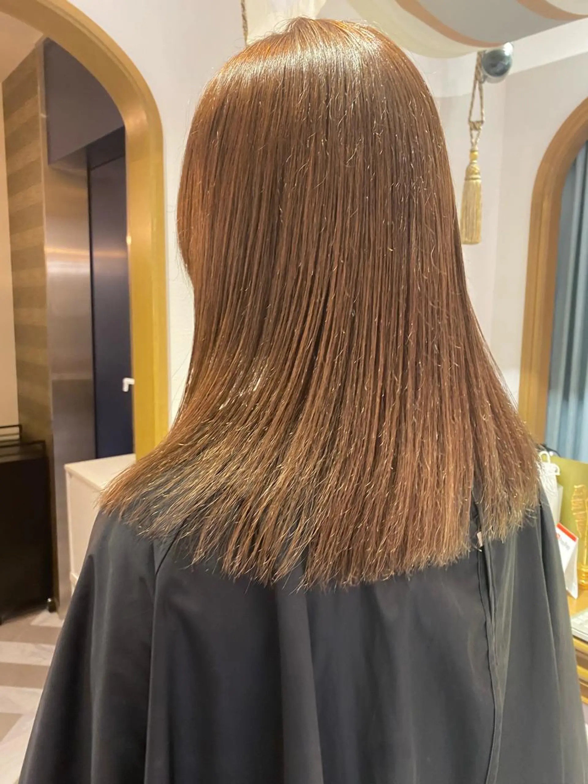 ミディアム カラー ヘアカラー トリートメント 顔周り/ブリーチなし /縮毛矯正🫧伊勢のヘアスタイル