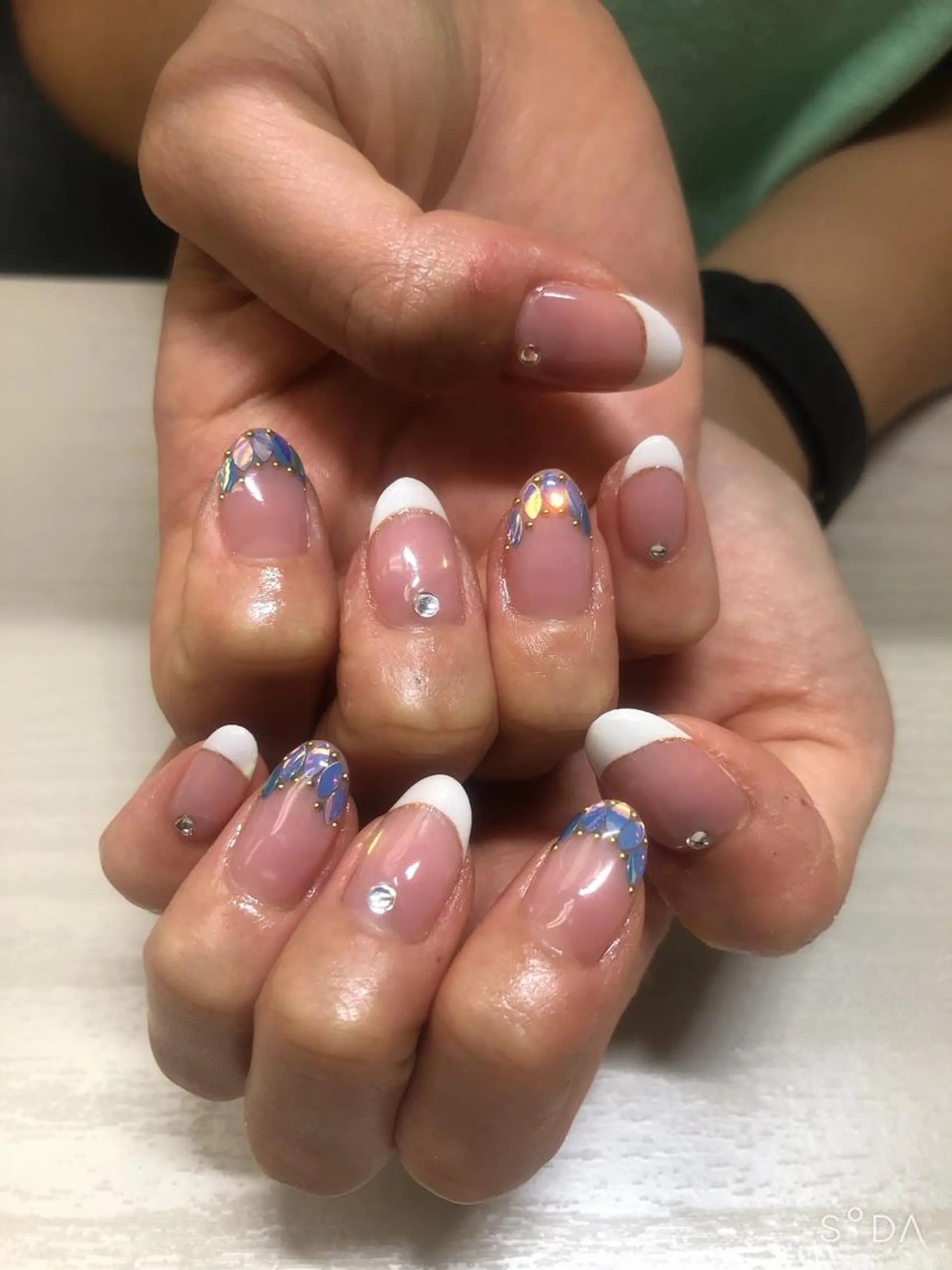 ネイル フレンチネイル ハンドネイル 吉野✨ ネイルデザイナー✨のネイルデザイン