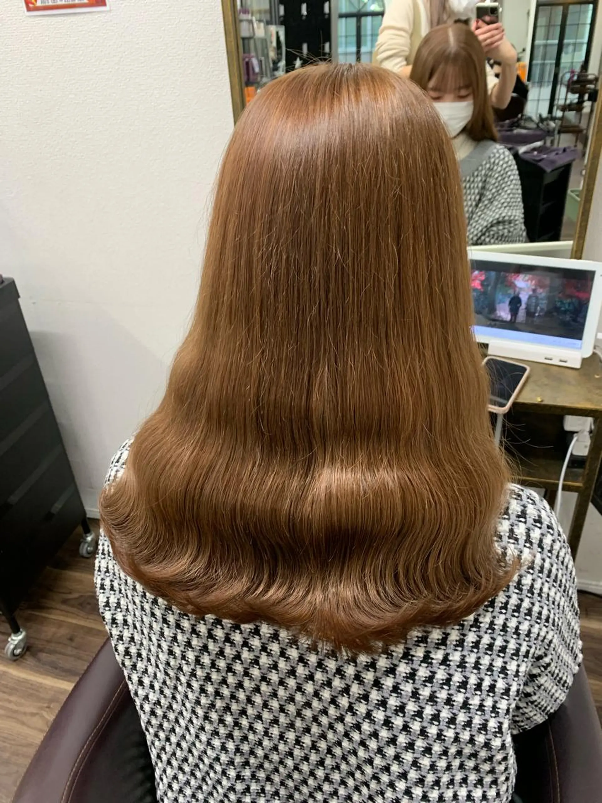 セミロング カラー ヘアアレンジ アッシュ アッシュグレー アッシュグレージュ バレイヤージュ ミストバング ヘアカラー トリートメント 🌟🍒ハイトーン 韓国ヘア/ユウミのヘアスタイル