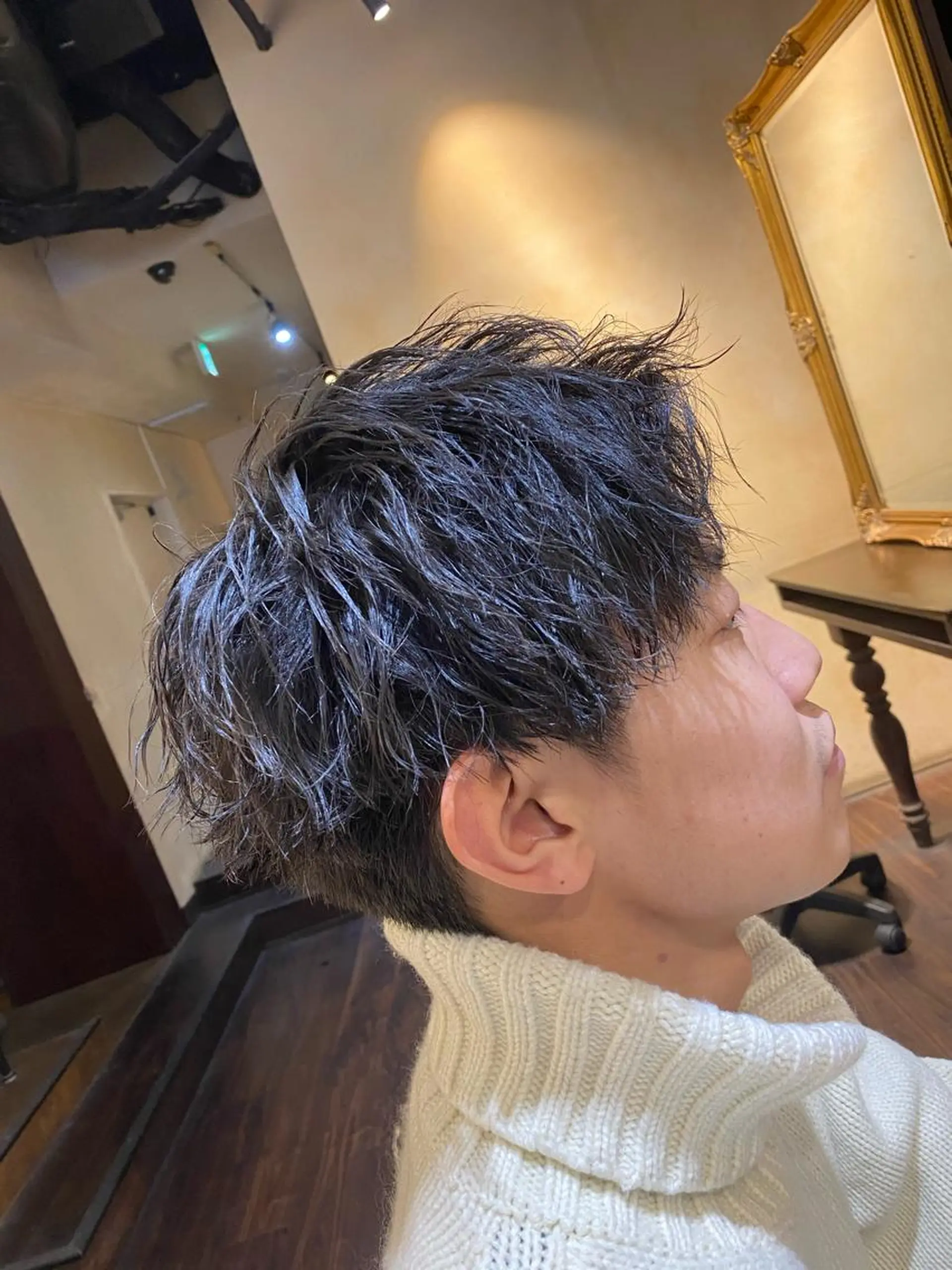パーマ メンズ メンズパーマ メンズツイストパーマ ツイストパーマ 大阪メンズヘアのプロ 高橋 直希のヘアスタイル