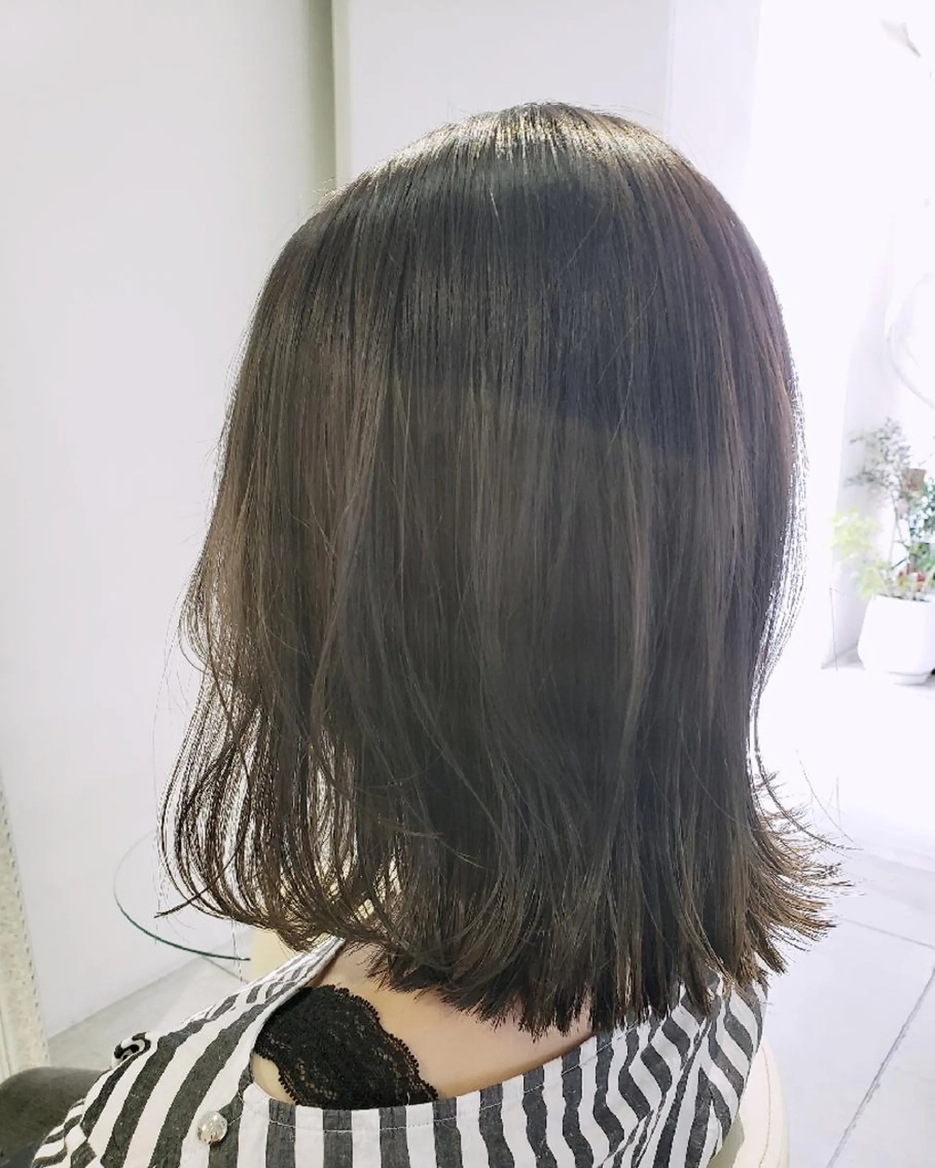 ミディアム カラー 樋口 千尋のヘアスタイル
