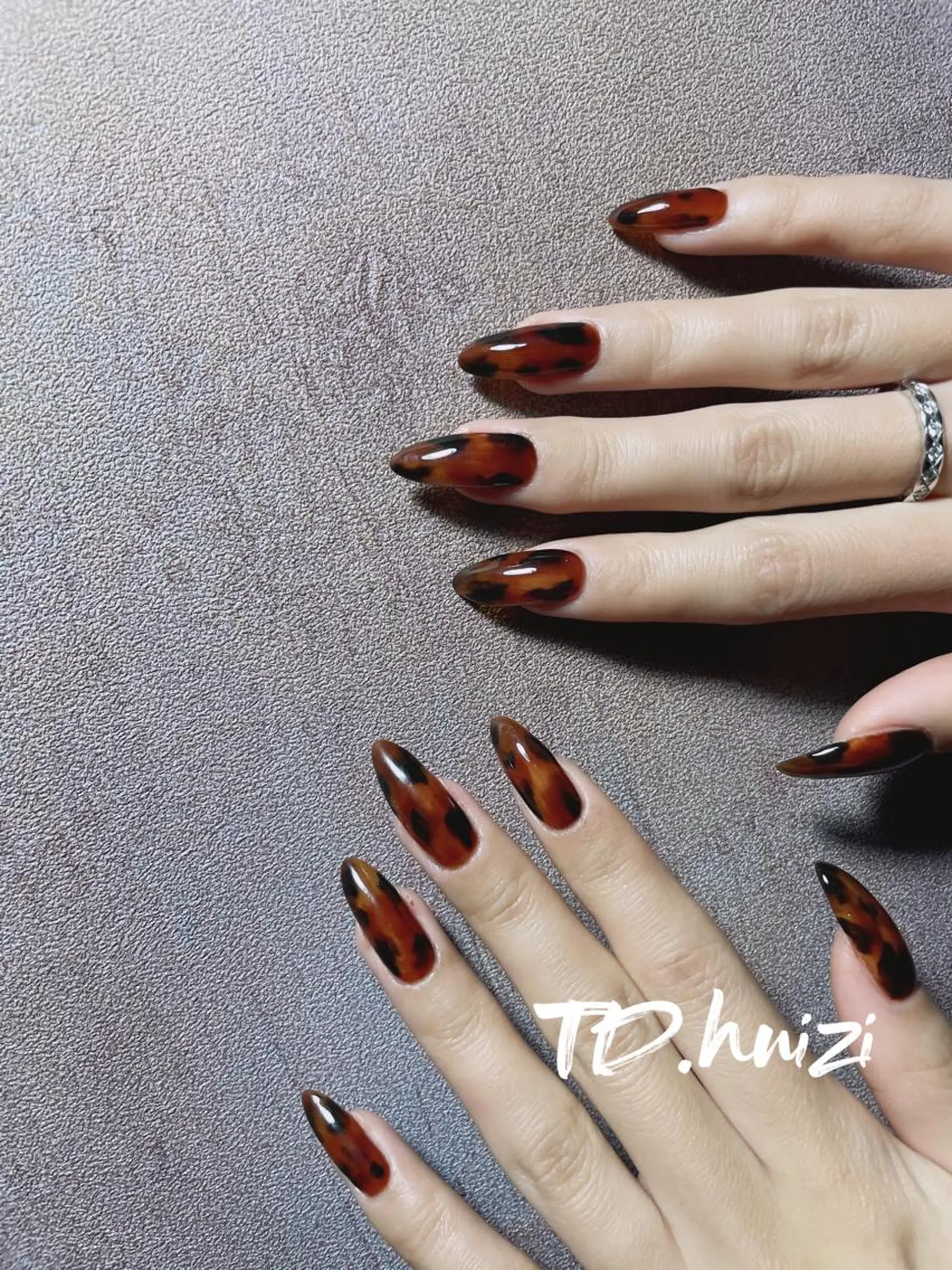 セミロング めぐみのネイルサロン スタッフ練習のネイルデザイン