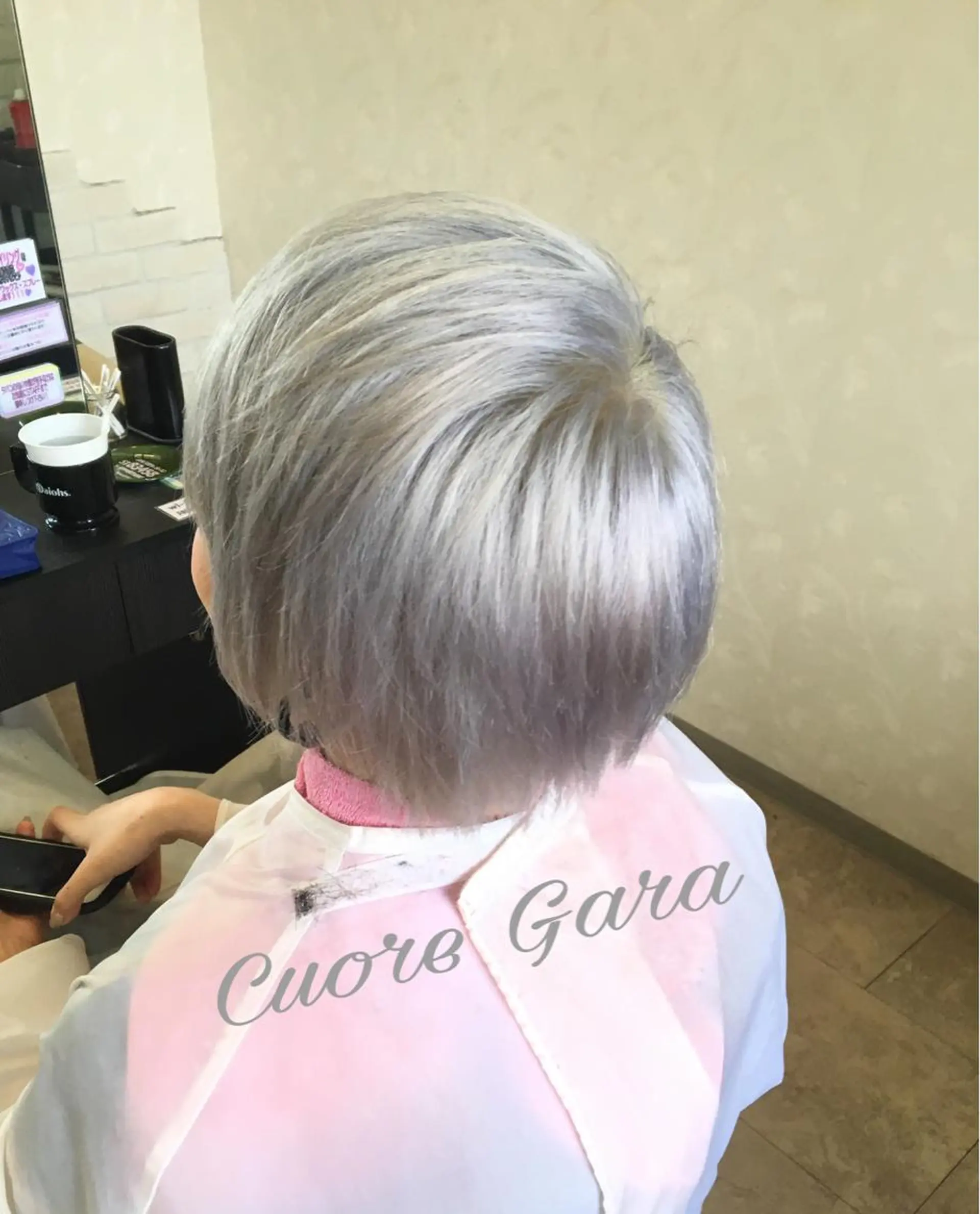ショート カラー アッシュ シルバー シルバーアッシュ 💓シールエクステ ルミエールのヘアスタイル