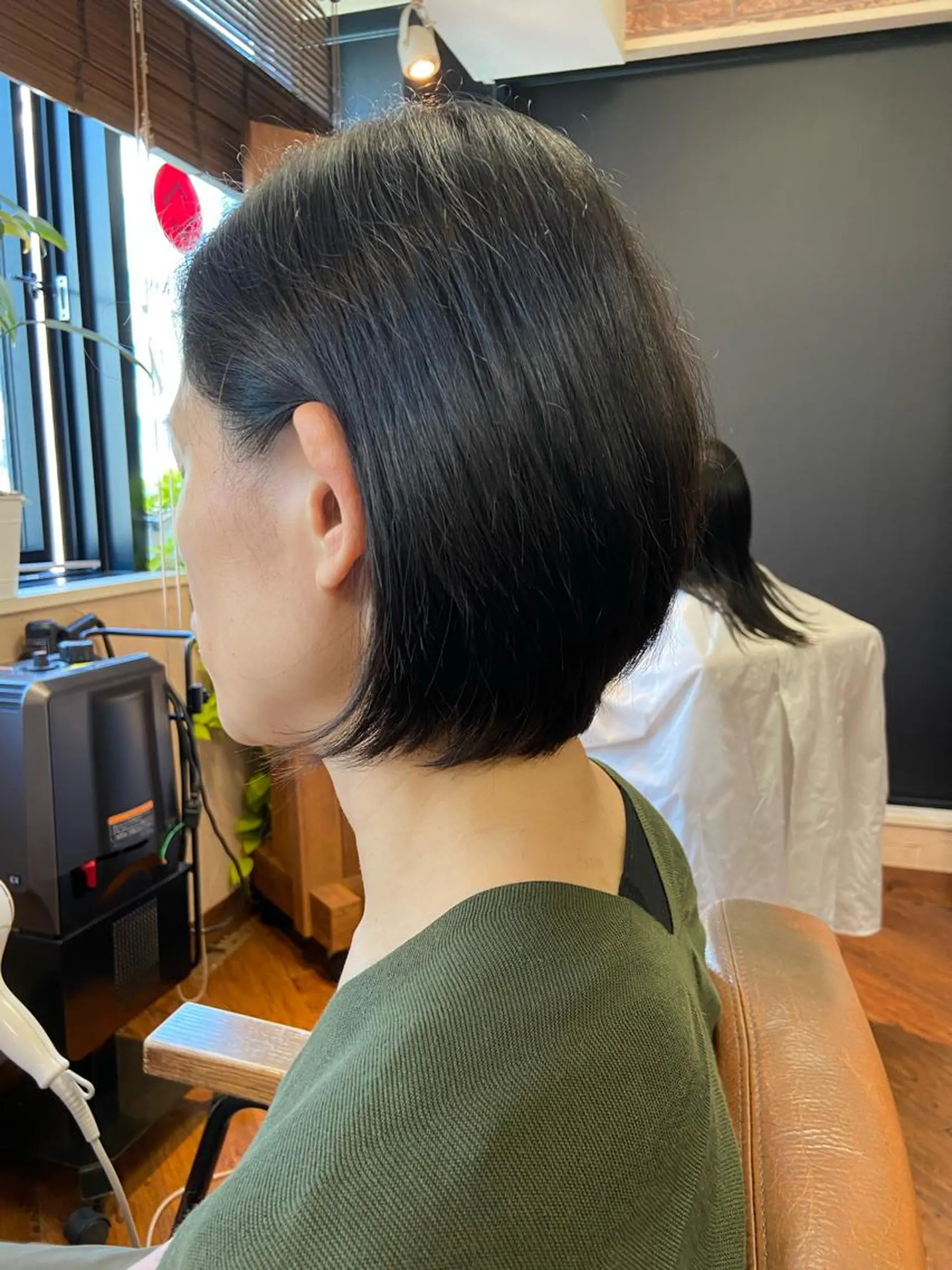 ショート 前下がりボブ ボブ カット トリートメント スローエイジング/ ダメージレス鈴木慎一のヘアスタイル