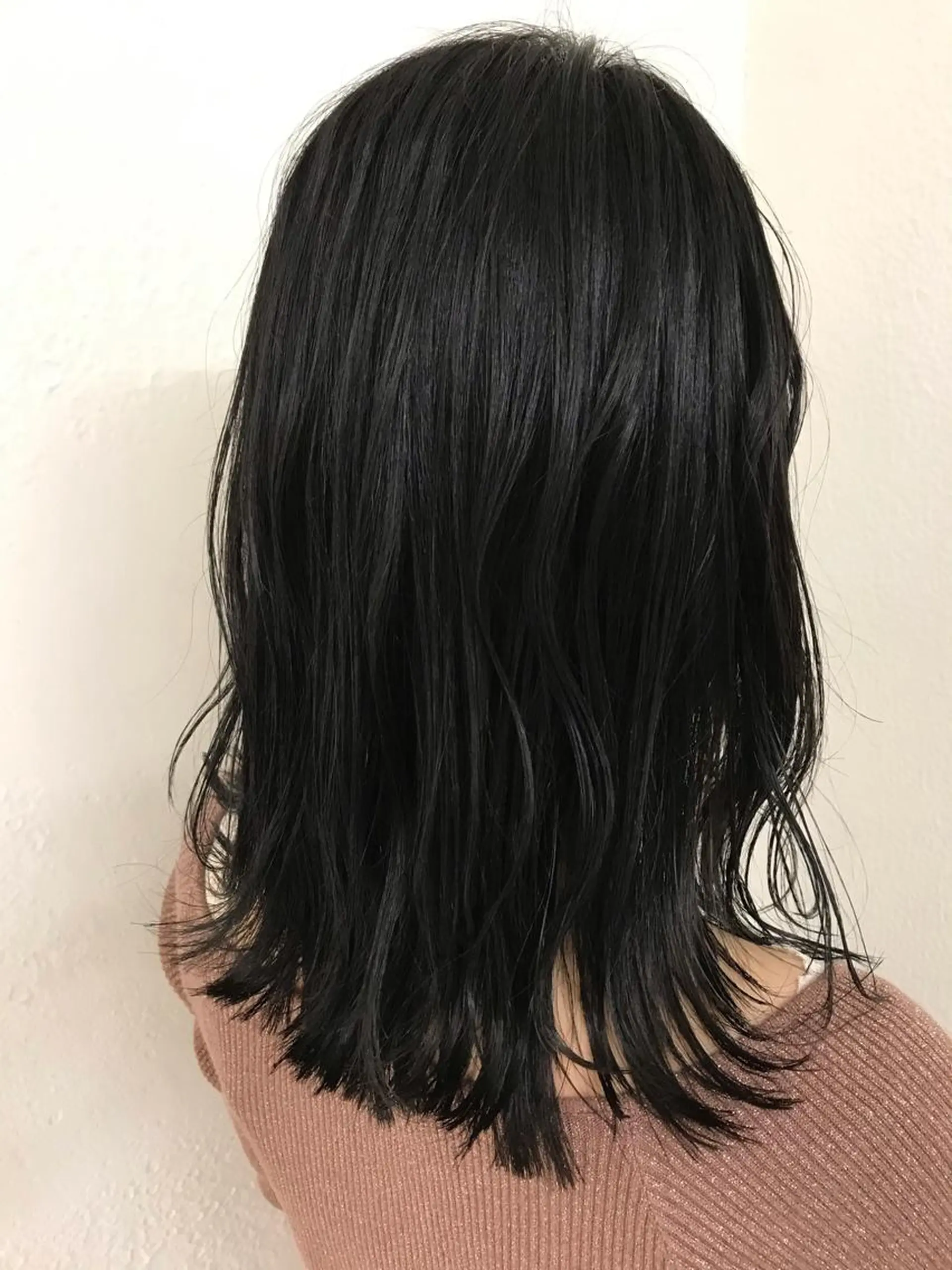 セミロング カラー 黒髪 ブルーカラー ブルーブラック 【東北メンズヘア1 位受賞🥇】本間祐太のヘアスタイル