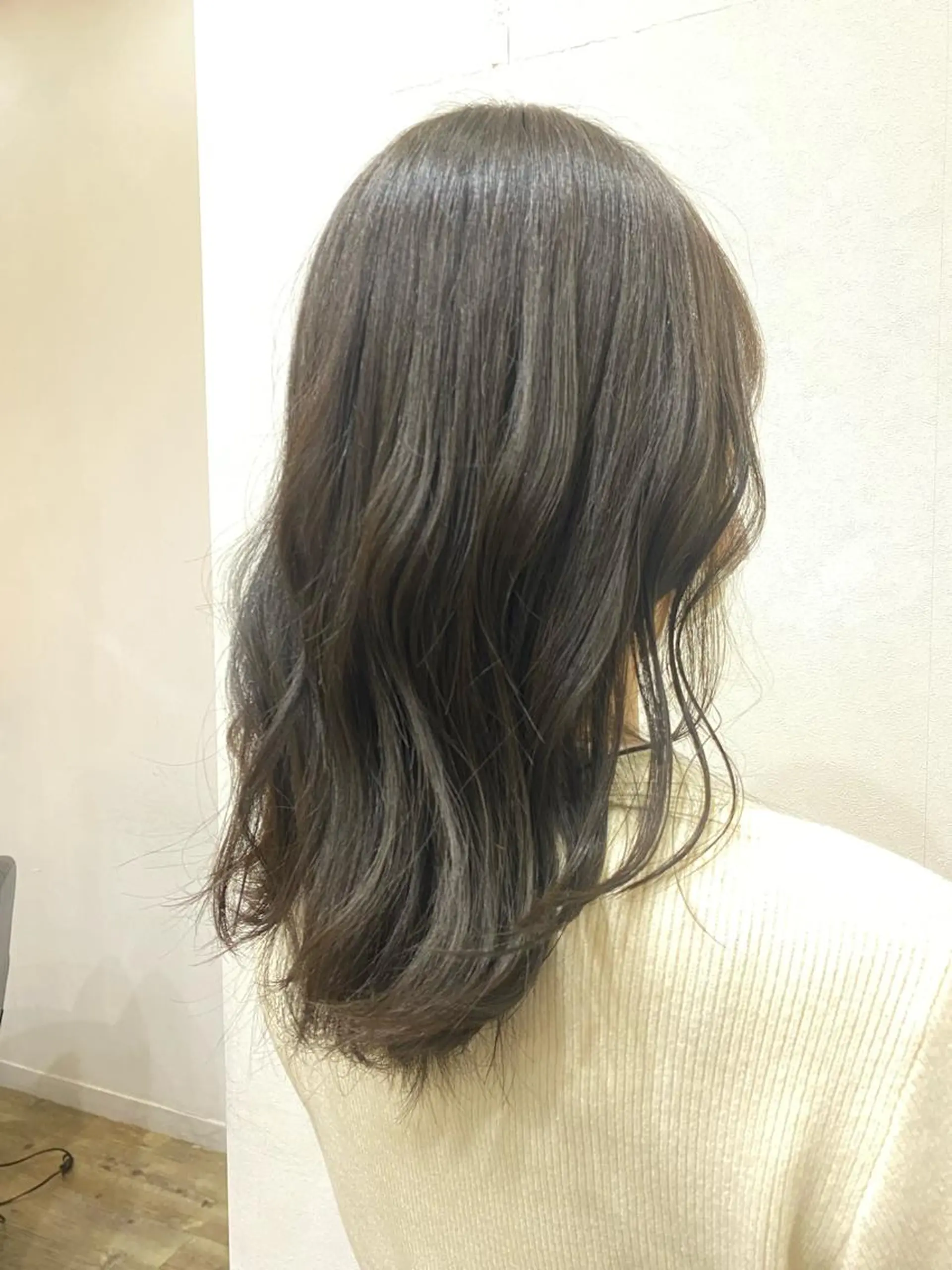 セミロング Ashanti 磯崎のヘアスタイル